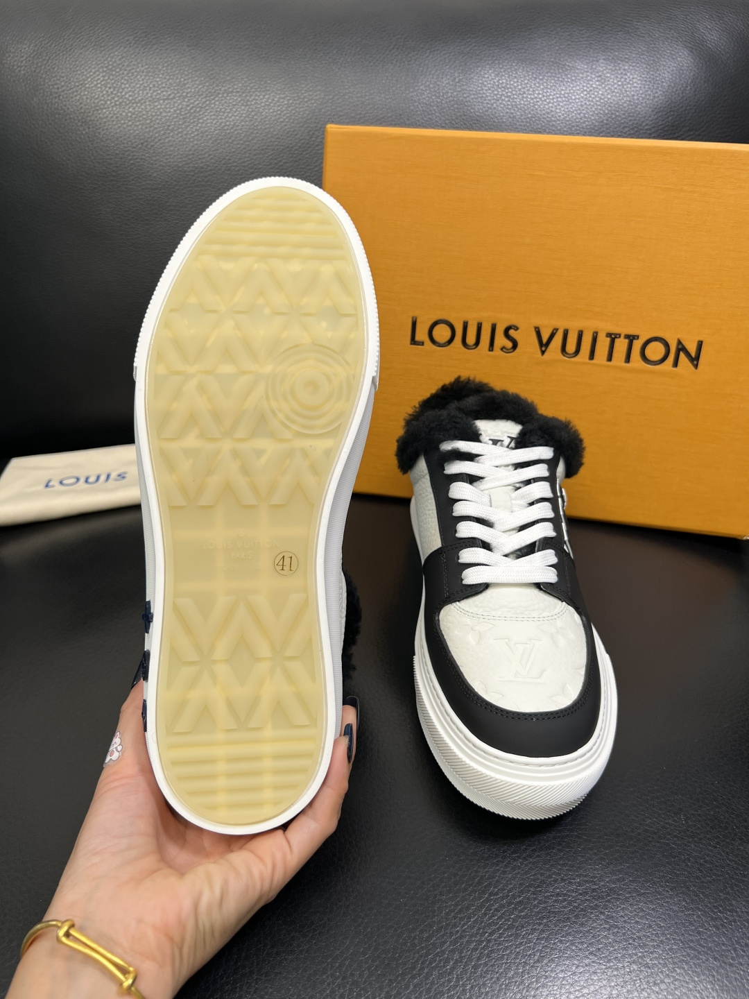 Lv 高品质 顶级工艺品 路易威登，运动板鞋专柜同步，鞋面意大利进口，高品质拼接缤纷色彩复杂工艺品，进口