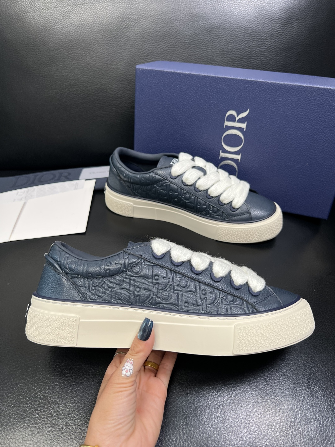 Dior 顶级工艺品 迪奥 专柜同步 原厂配置，意大利进口原版牛皮面料，透气舒适进口水染牛里垫，鞋底：原