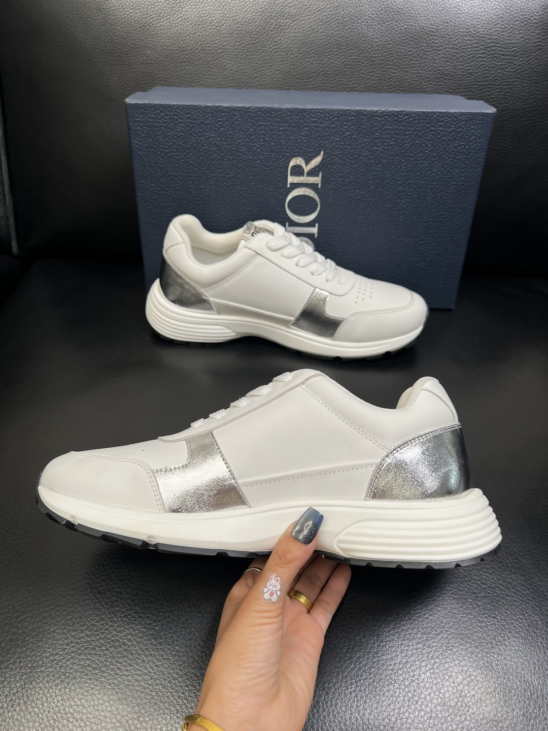 Dior 顶级工艺品 迪奥 专柜同步 原厂配置，意大利进口原版牛皮面料，透气舒适进口水染牛里垫，鞋底：原