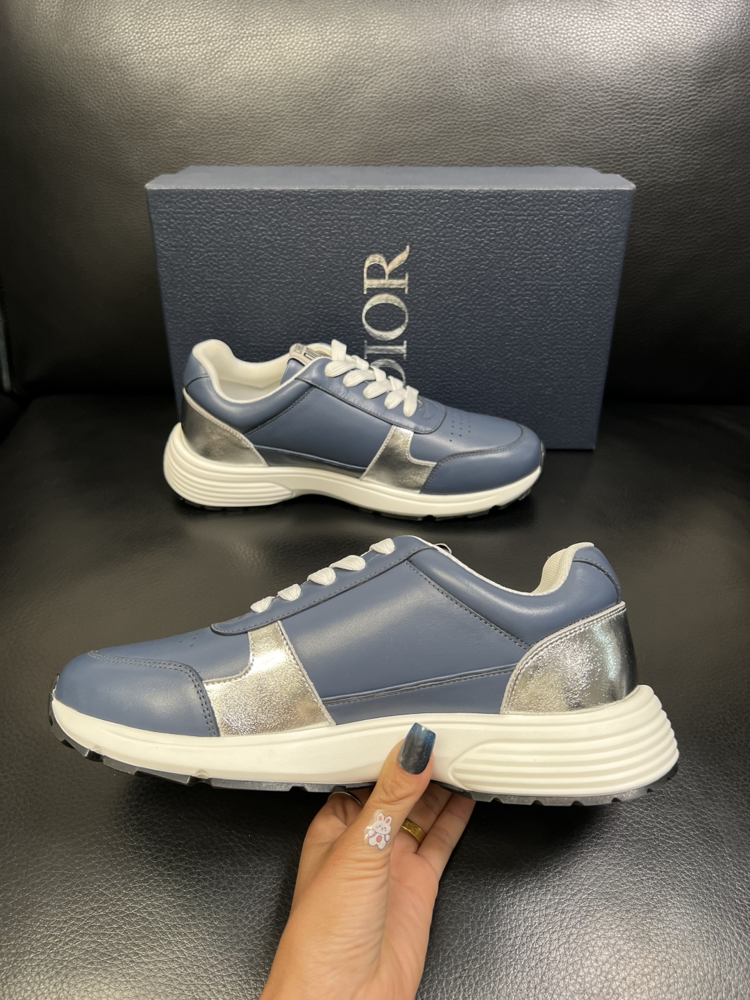 Dior 顶级工艺品 迪奥 专柜同步 原厂配置，意大利进口原版牛皮面料，透气舒适进口水染牛里垫，鞋底：原