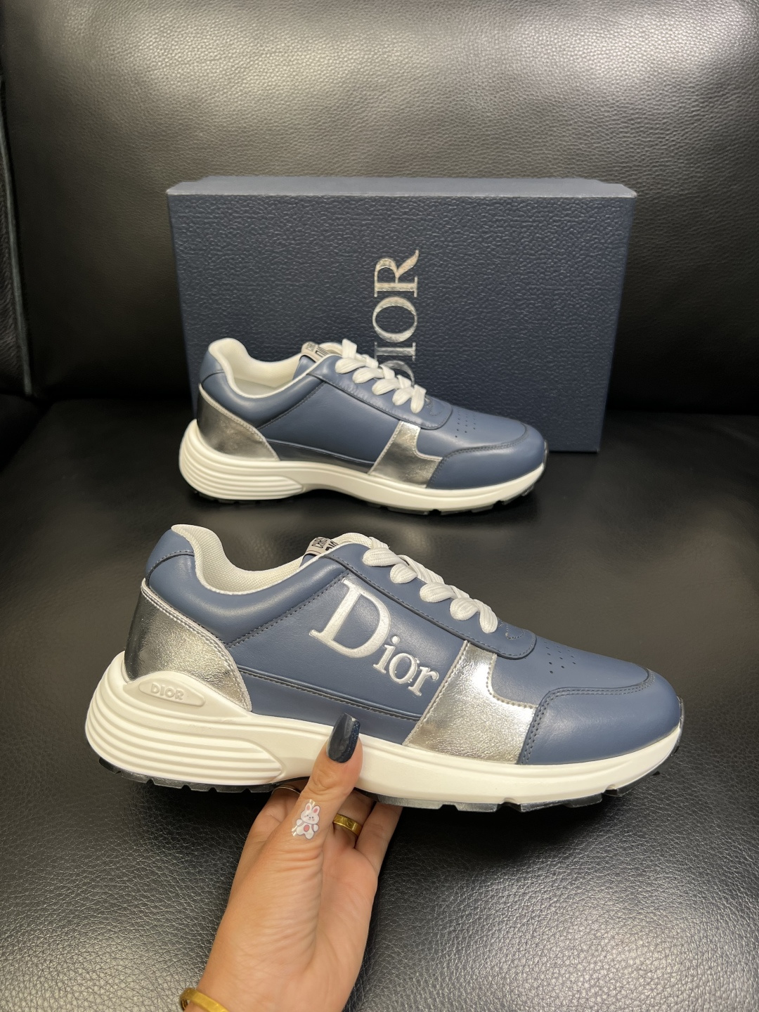 Dior 顶级工艺品 迪奥 专柜同步 原厂配置，意大利进口原版牛皮面料，透气舒适进口水染牛里垫，鞋底：原