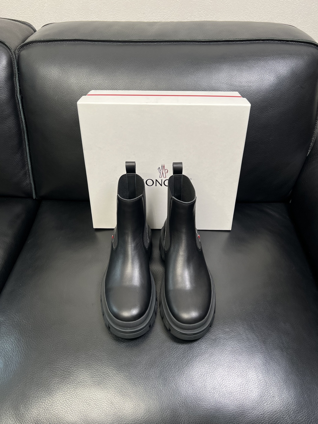 MONCLER 高品质 顶级工艺品 蒙口 靴子高帮专柜新款同步原厂配置，意大利进口牛皮面料，高品质复杂拼