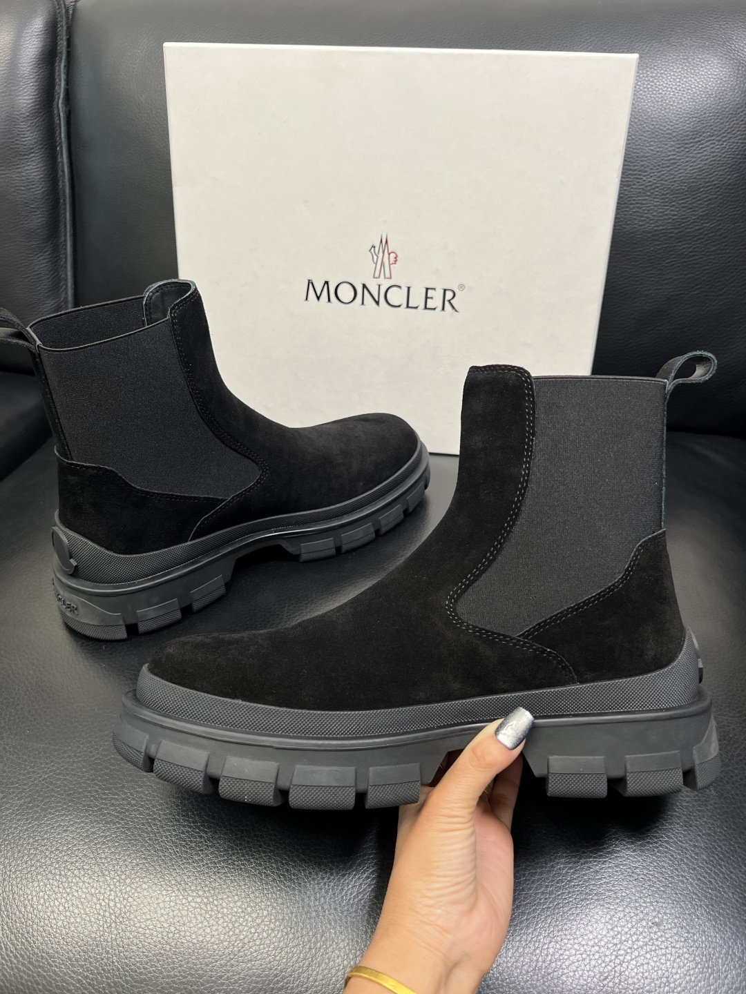 MONCLER 高品质 顶级工艺品 蒙口 靴子高帮专柜新款同步原厂配置，意大利进口牛皮面料，高品质复杂拼