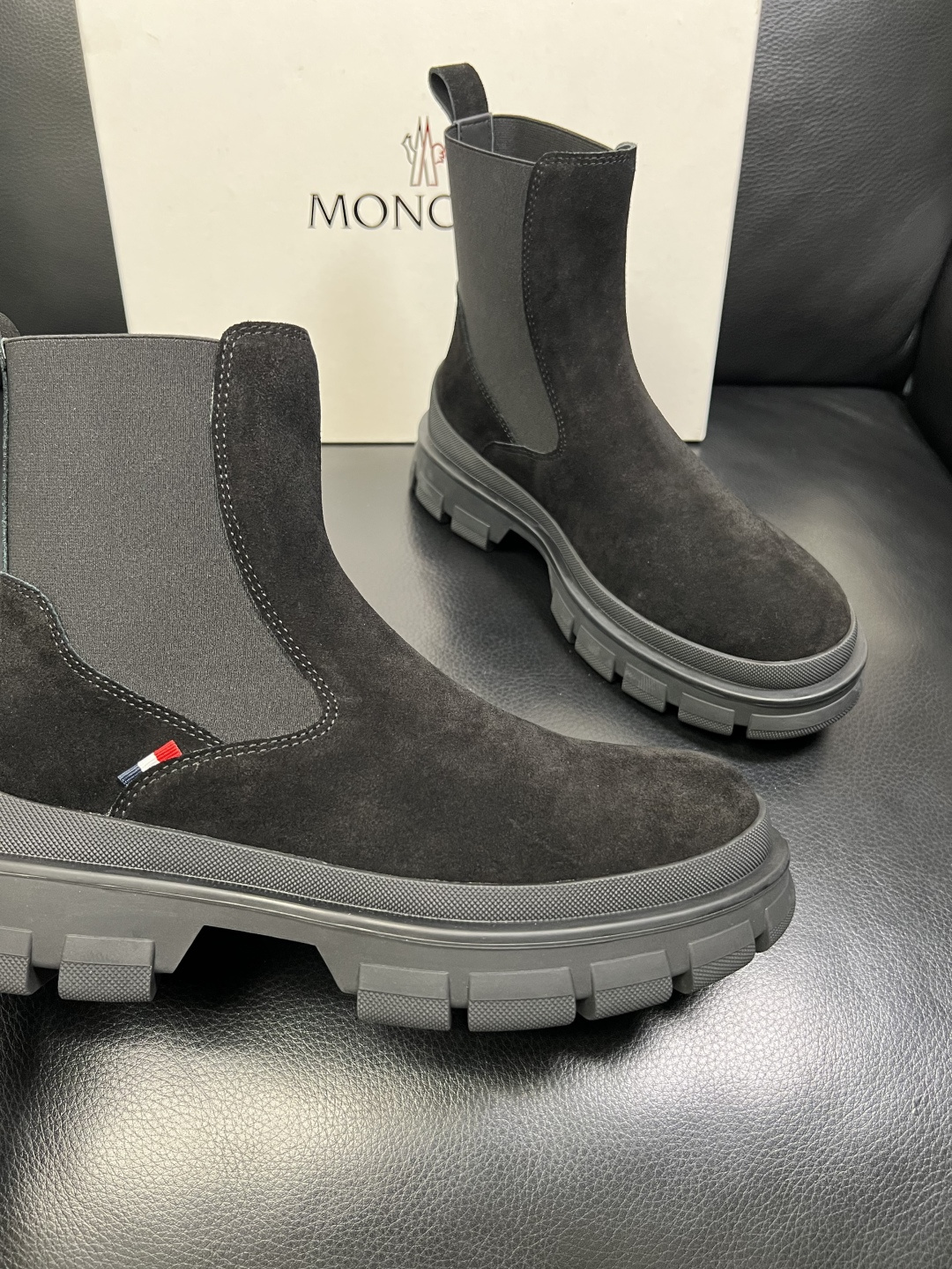 MONCLER 高品质 顶级工艺品 蒙口 靴子高帮专柜新款同步原厂配置，意大利进口牛皮面料，高品质复杂拼