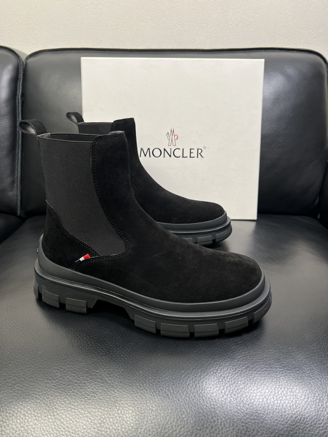 MONCLER 高品质 顶级工艺品 蒙口 靴子高帮专柜新款同步原厂配置，意大利进口牛皮面料，高品质复杂拼