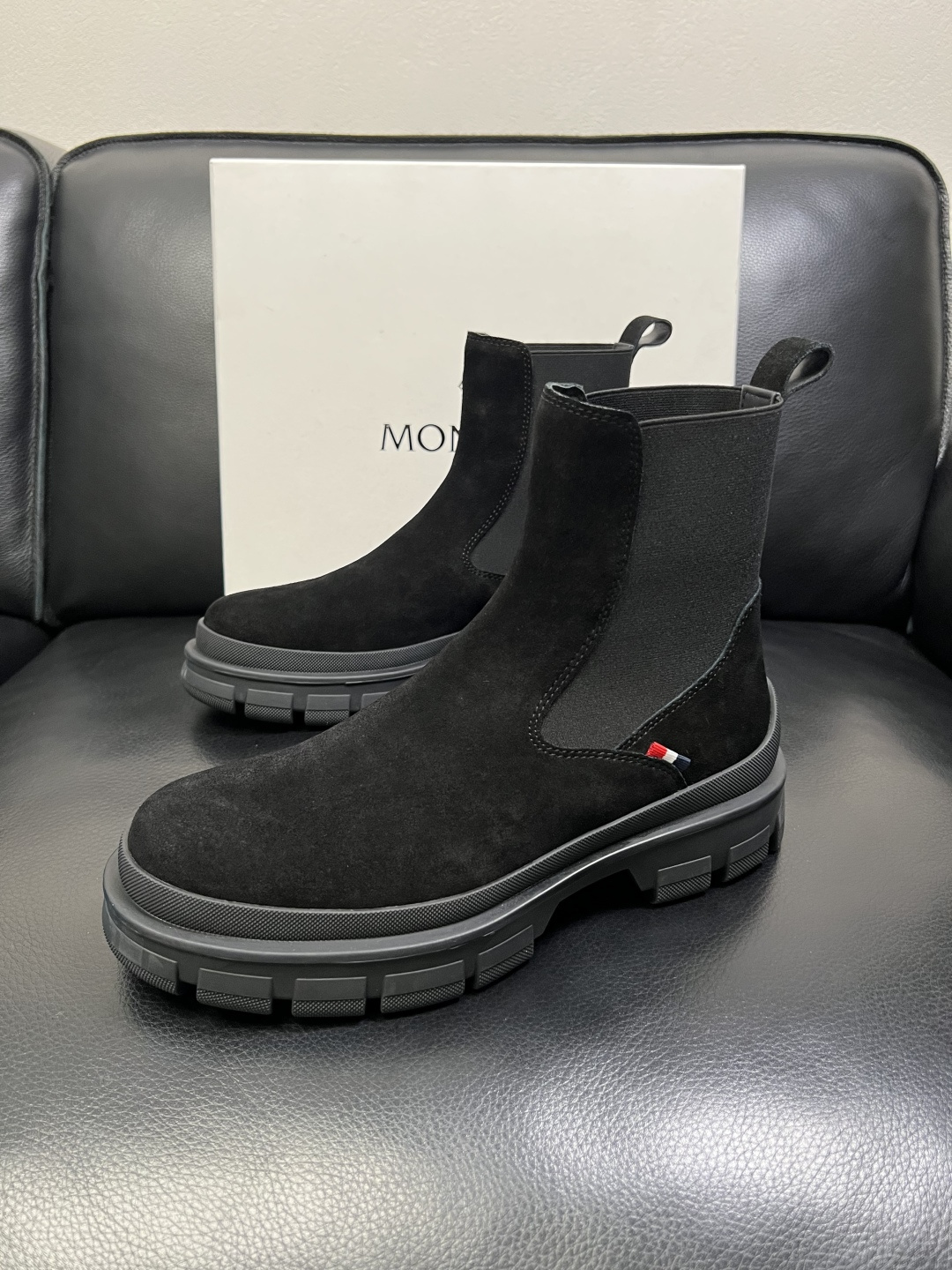 MONCLER 高品质 顶级工艺品 蒙口 靴子高帮专柜新款同步原厂配置，意大利进口牛皮面料，高品质复杂拼