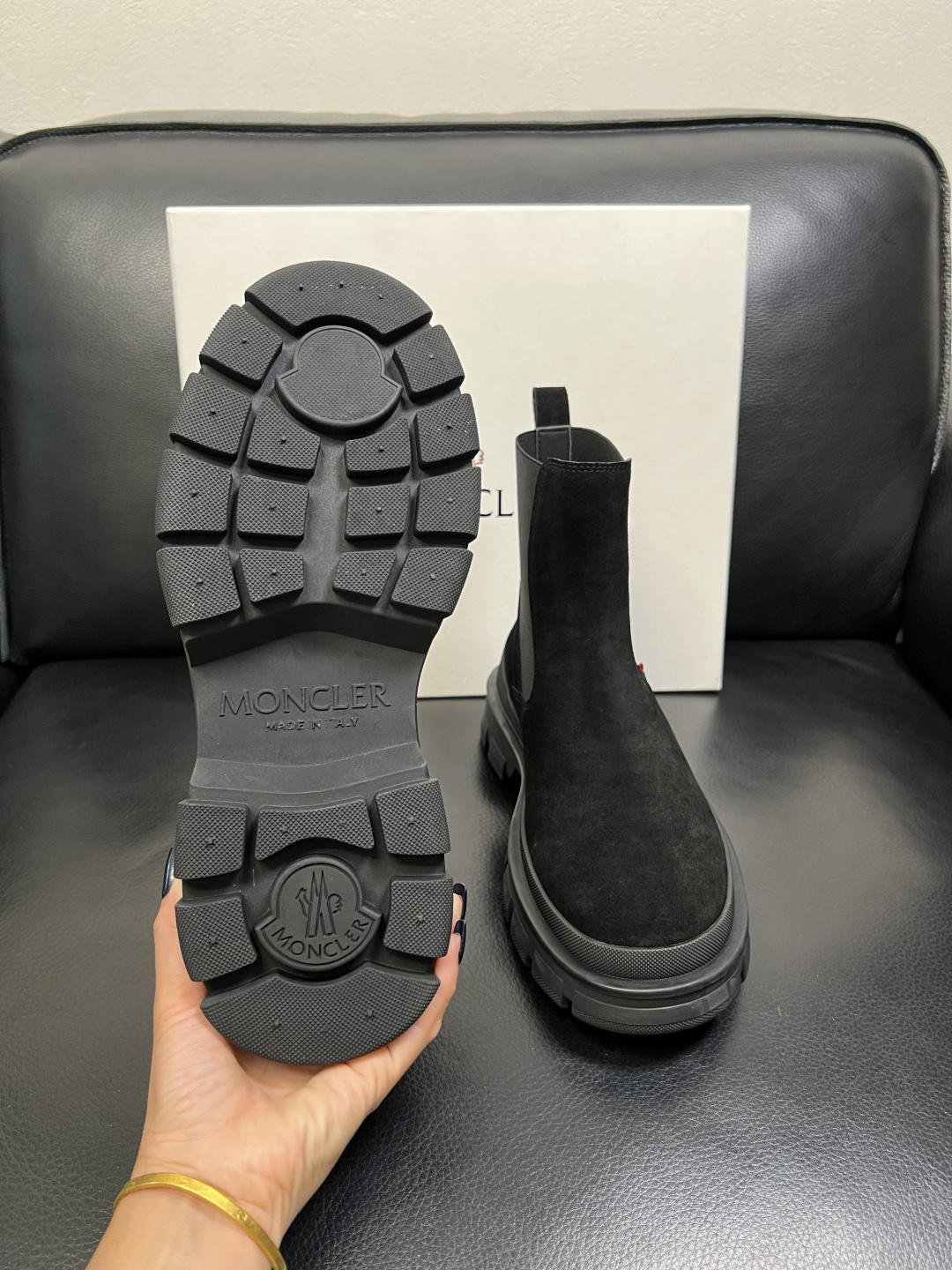 MONCLER 高品质 顶级工艺品 蒙口 靴子高帮专柜新款同步原厂配置，意大利进口牛皮面料，高品质复杂拼