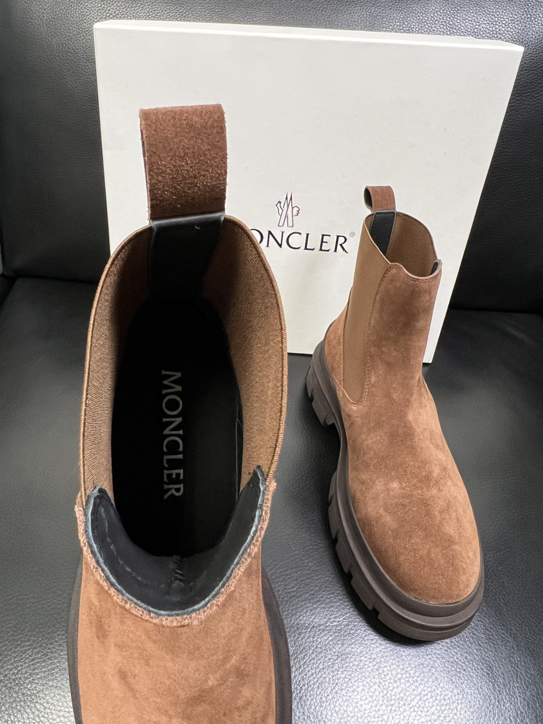 MONCLER 高品质 顶级工艺品 蒙口 靴子高帮专柜新款同步原厂配置，意大利进口牛皮面料，高品质复杂拼