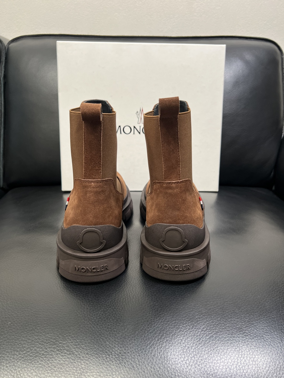 MONCLER 高品质 顶级工艺品 蒙口 靴子高帮专柜新款同步原厂配置，意大利进口牛皮面料，高品质复杂拼