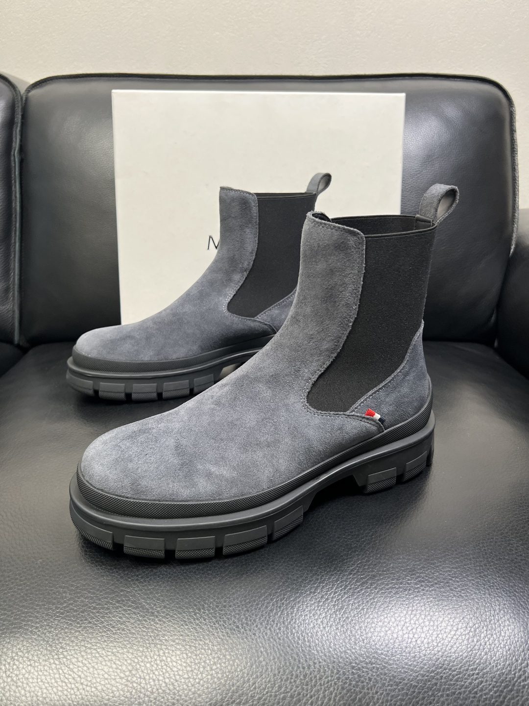 MONCLER 高品质 顶级工艺品 蒙口 靴子高帮专柜新款同步原厂配置，意大利进口牛皮面料，高品质复杂拼