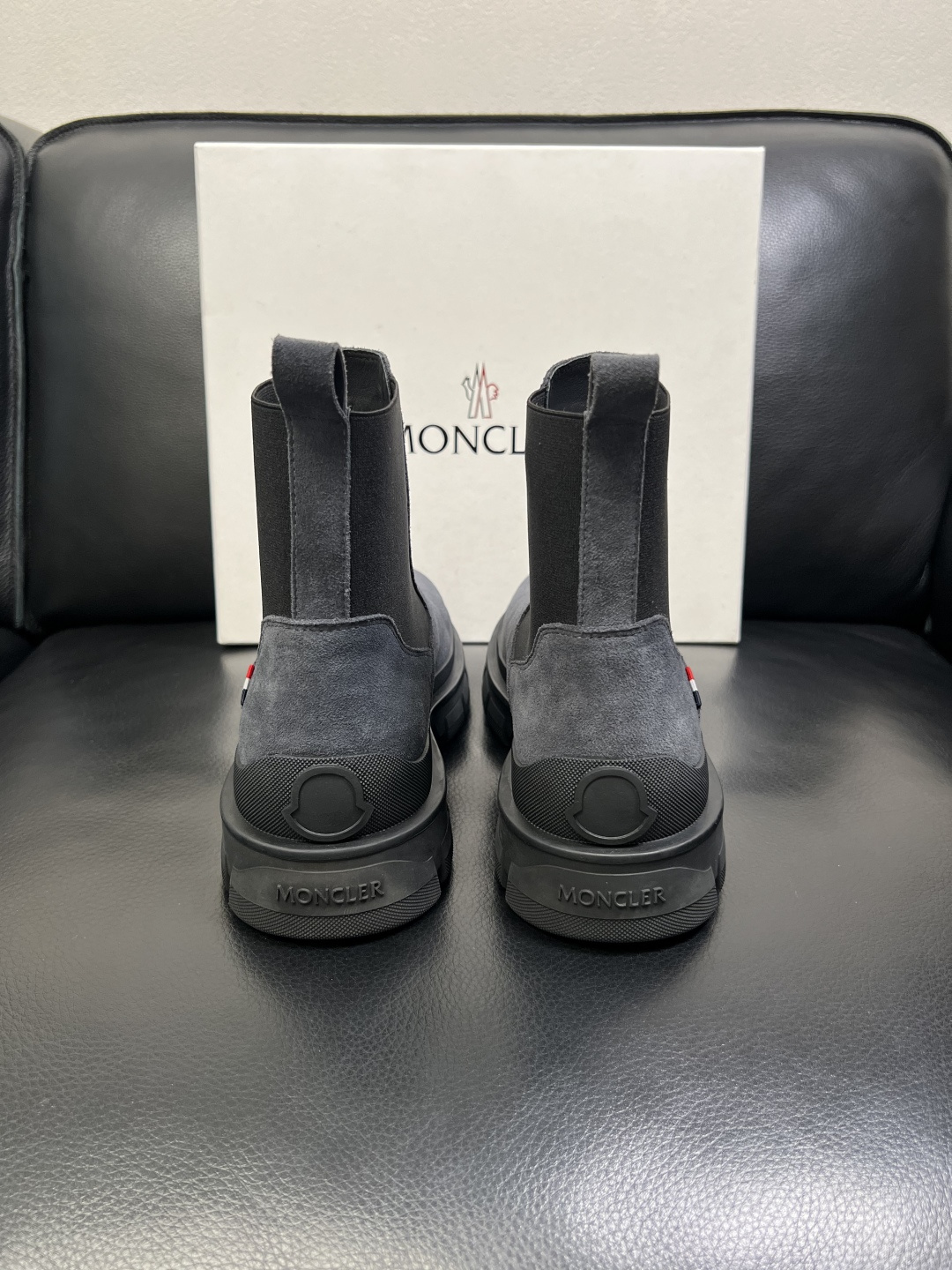 MONCLER 高品质 顶级工艺品 蒙口 靴子高帮专柜新款同步原厂配置，意大利进口牛皮面料，高品质复杂拼