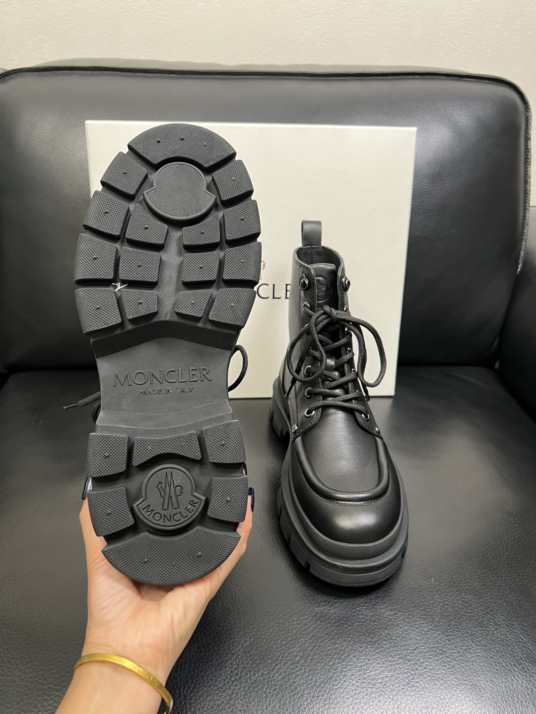 MONCLER 高品质 顶级工艺品 蒙口 靴子高帮专柜新款同步原厂配置，意大利进口牛皮面料，高品质复杂拼