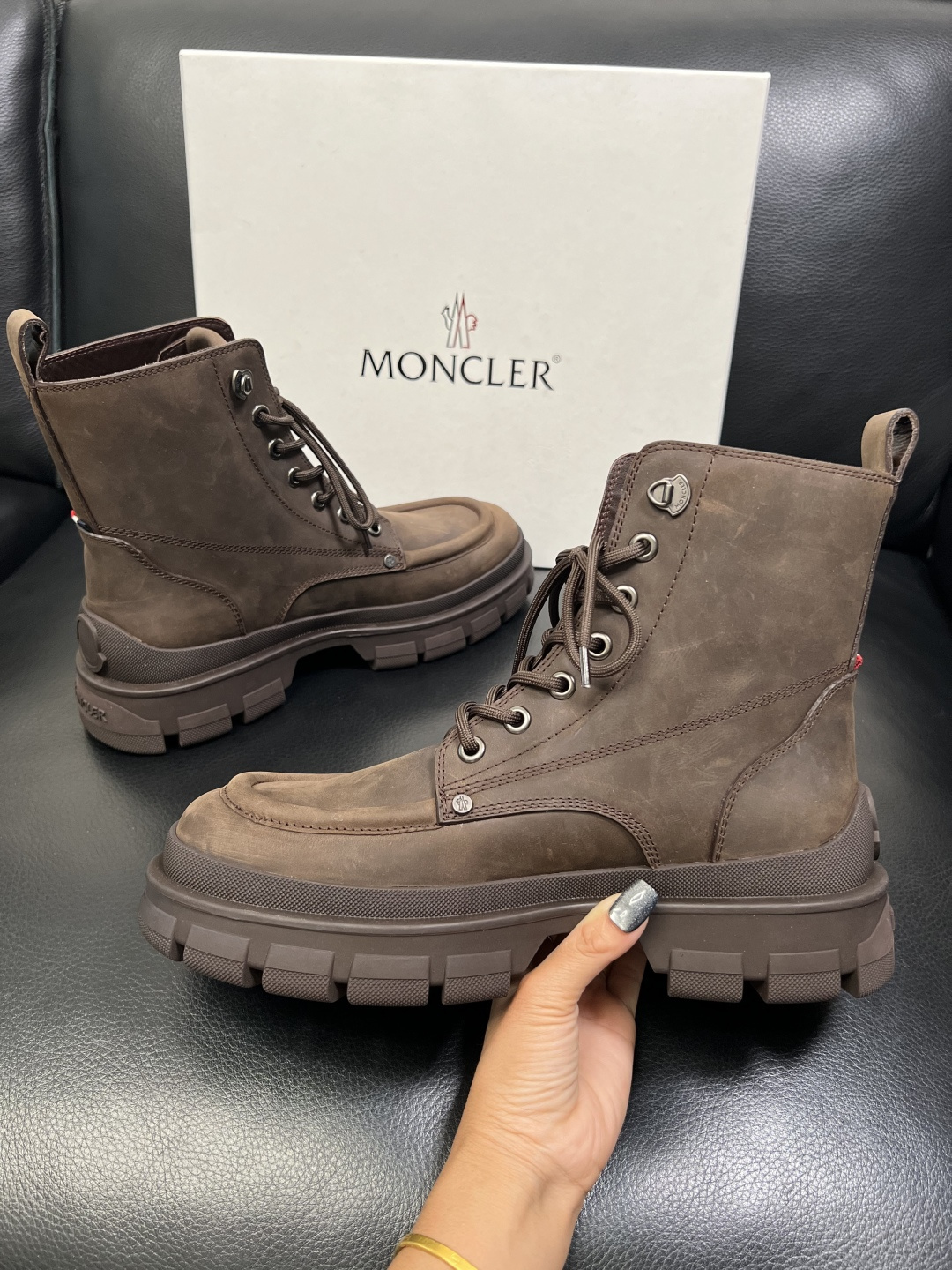 MONCLER 高品质 顶级工艺品 蒙口 靴子高帮专柜新款同步原厂配置，意大利进口牛皮面料，高品质复杂拼