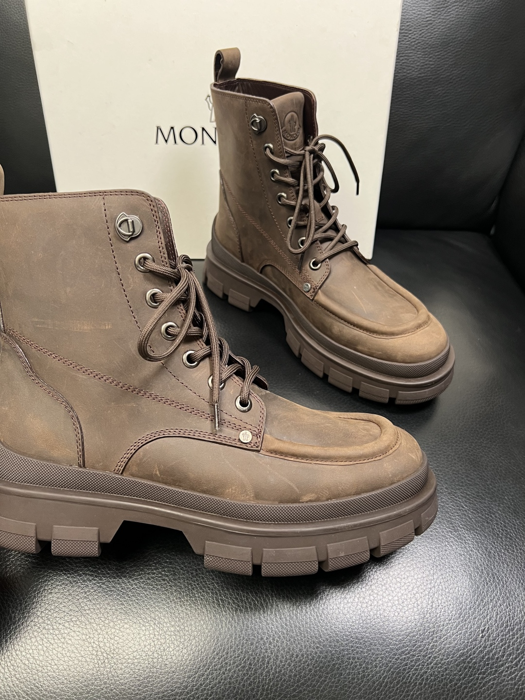 MONCLER 高品质 顶级工艺品 蒙口 靴子高帮专柜新款同步原厂配置，意大利进口牛皮面料，高品质复杂拼