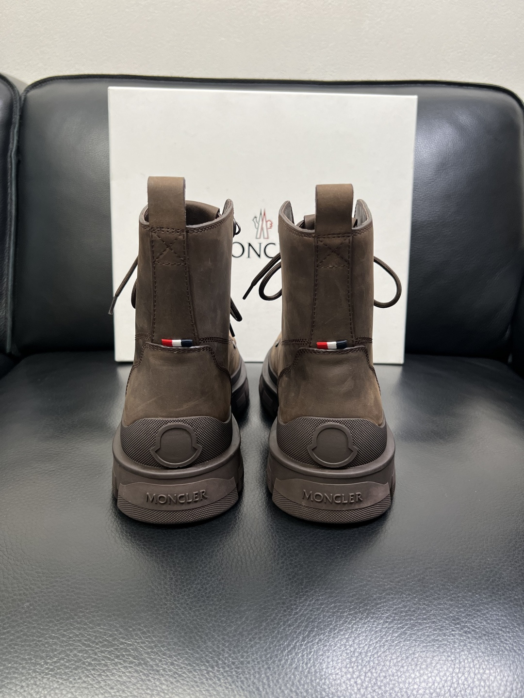 MONCLER 高品质 顶级工艺品 蒙口 靴子高帮专柜新款同步原厂配置，意大利进口牛皮面料，高品质复杂拼