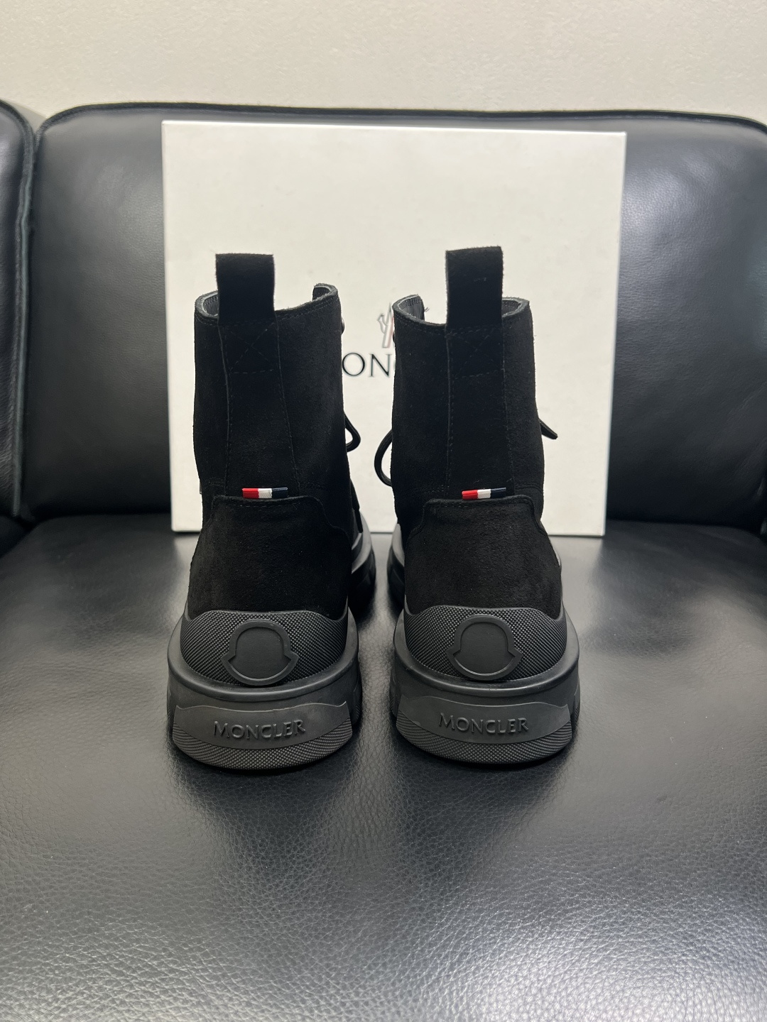 MONCLER 高品质 顶级工艺品 蒙口 靴子高帮专柜新款同步原厂配置，意大利进口牛皮面料，高品质复杂拼