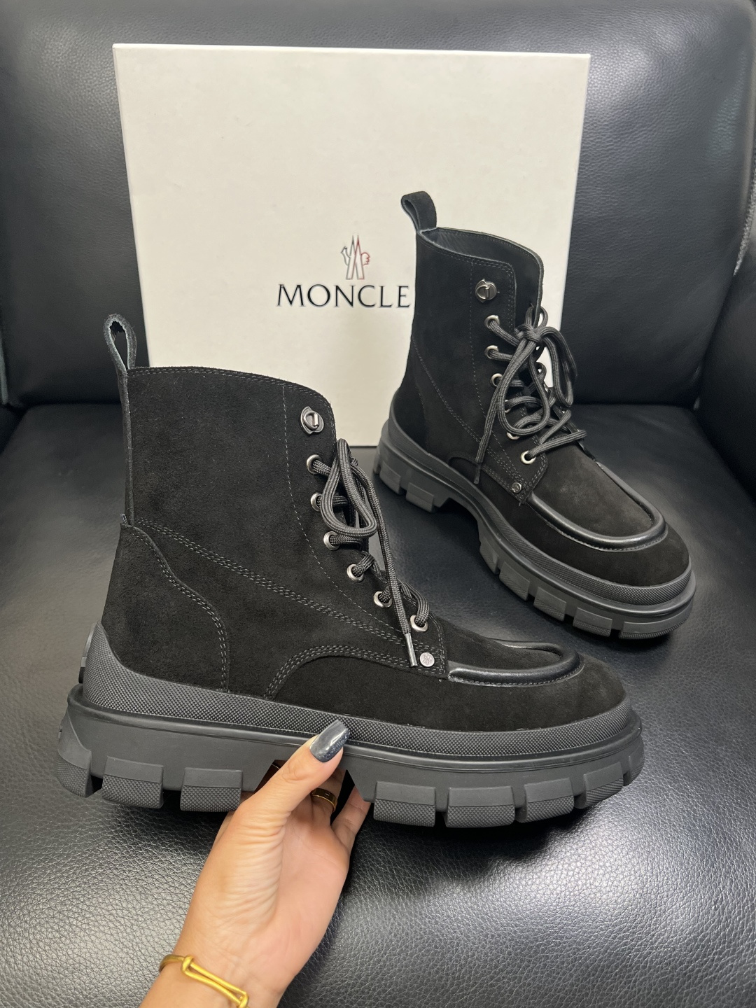 MONCLER 高品质 顶级工艺品 蒙口 靴子高帮专柜新款同步原厂配置，意大利进口牛皮面料，高品质复杂拼