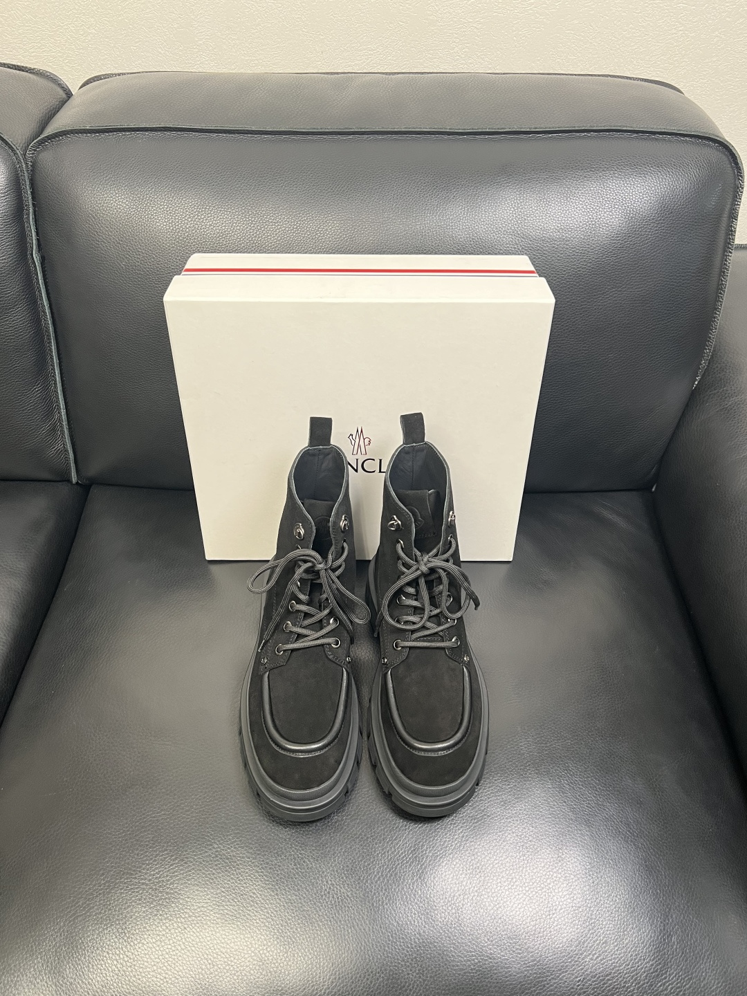 MONCLER 高品质 顶级工艺品 蒙口 靴子高帮专柜新款同步原厂配置，意大利进口牛皮面料，高品质复杂拼