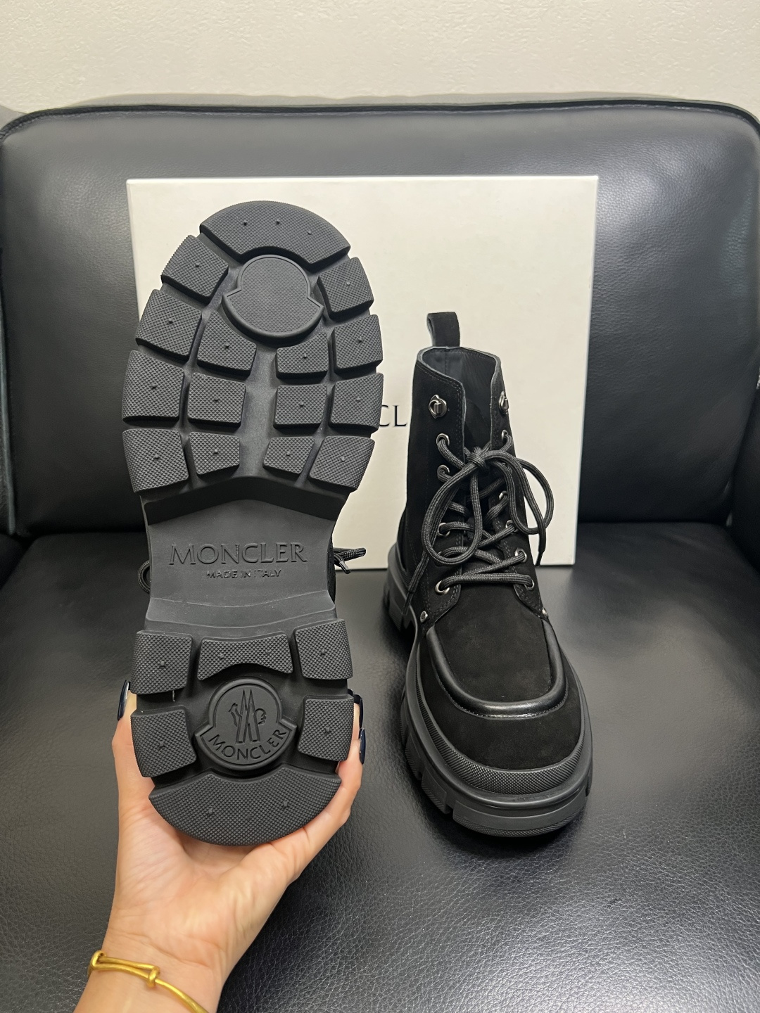 MONCLER 高品质 顶级工艺品 蒙口 靴子高帮专柜新款同步原厂配置，意大利进口牛皮面料，高品质复杂拼