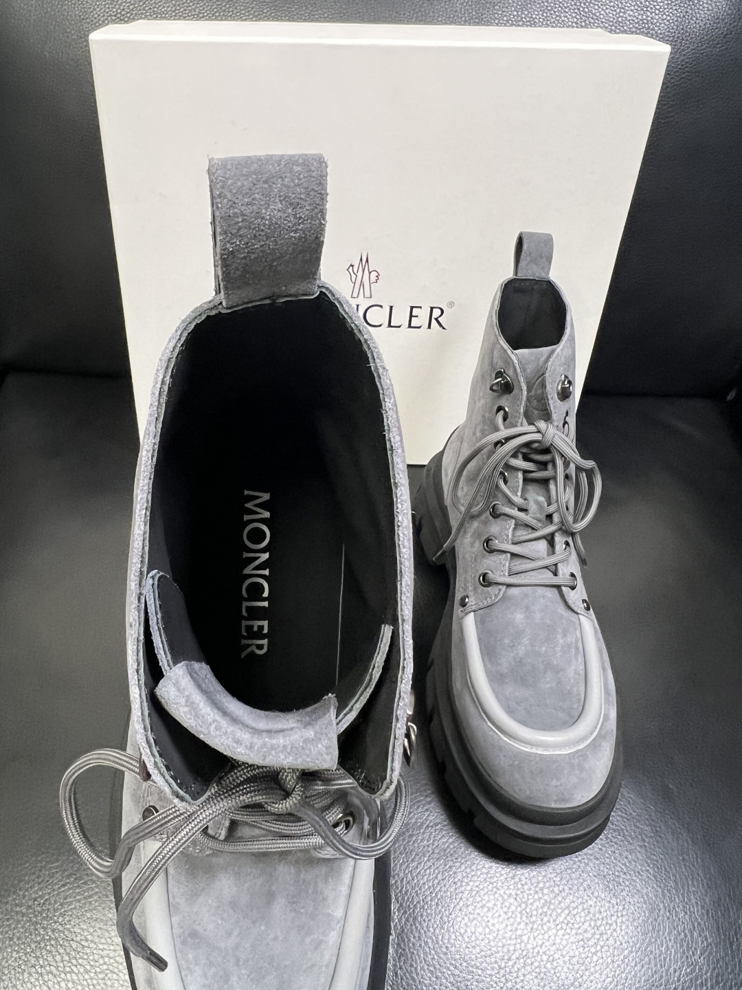 MONCLER 高品质 顶级工艺品 蒙口 靴子高帮专柜新款同步原厂配置，意大利进口牛皮面料，高品质复杂拼