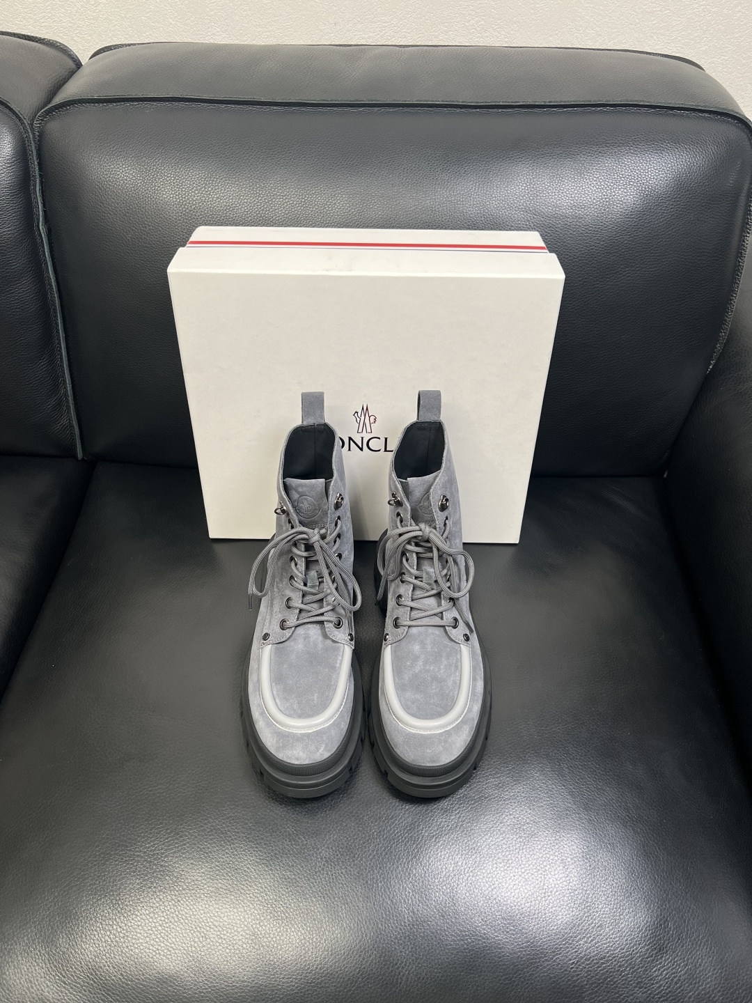 MONCLER 高品质 顶级工艺品 蒙口 靴子高帮专柜新款同步原厂配置，意大利进口牛皮面料，高品质复杂拼