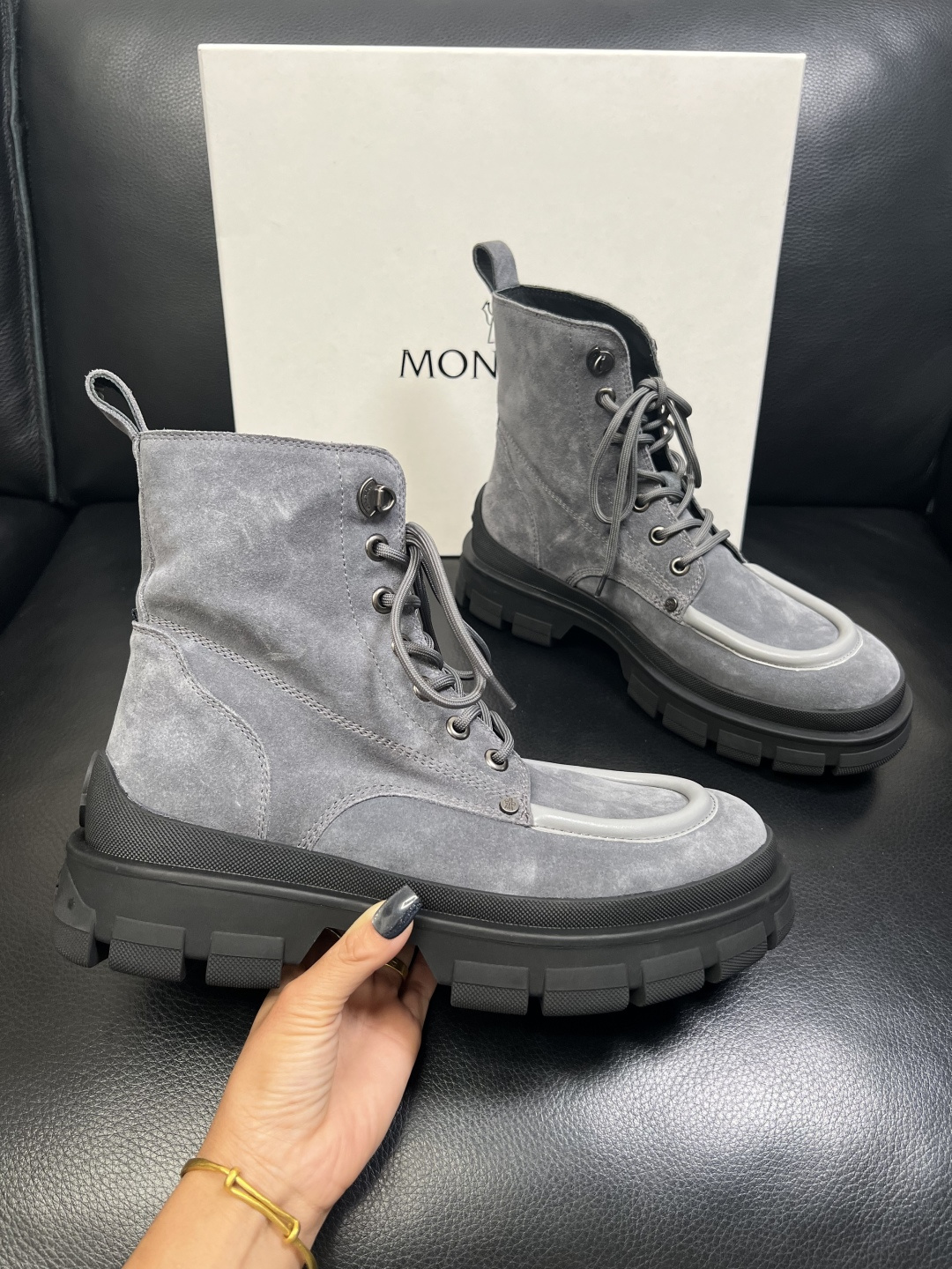 MONCLER 高品质 顶级工艺品 蒙口 靴子高帮专柜新款同步原厂配置，意大利进口牛皮面料，高品质复杂拼