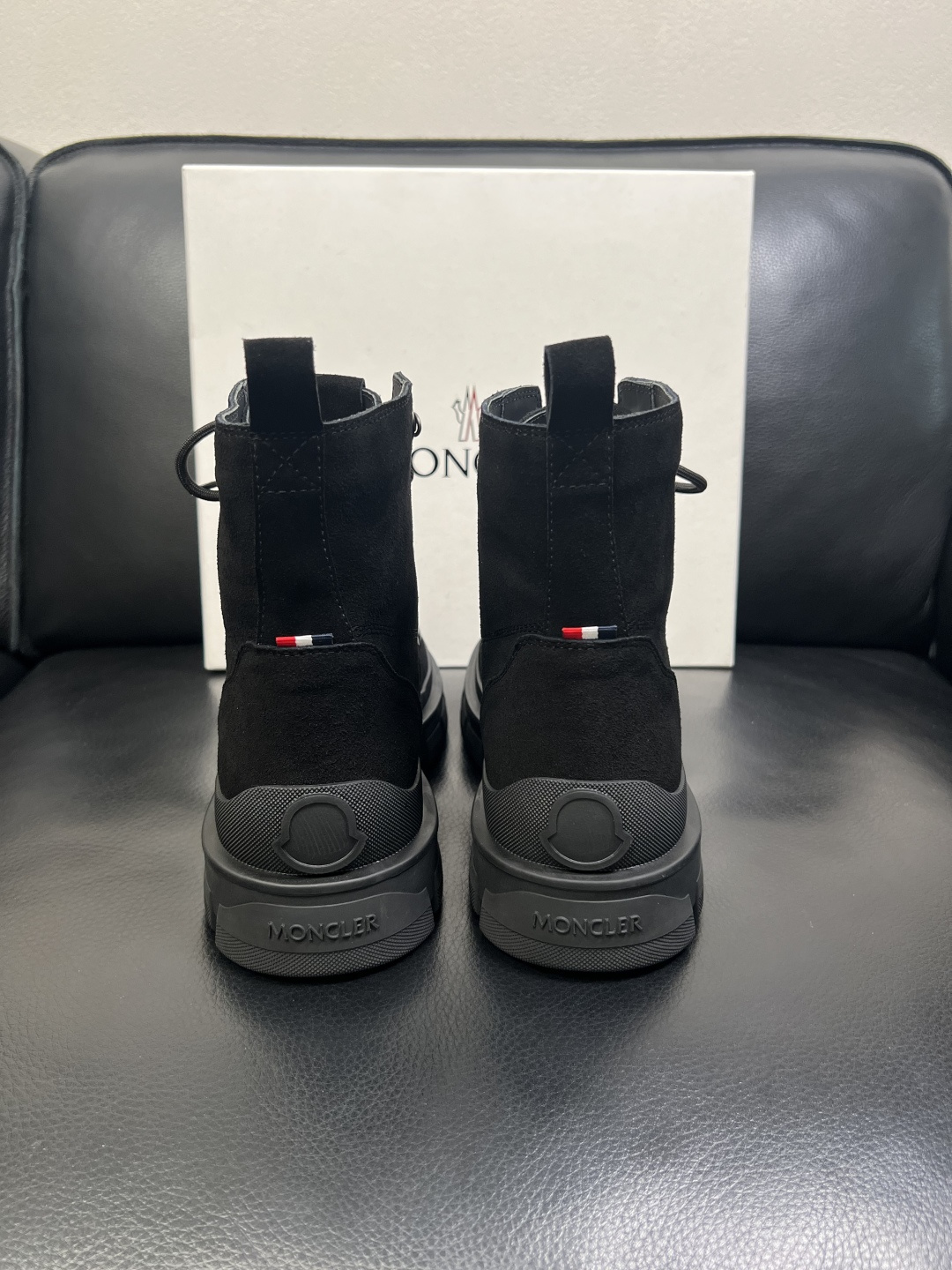 MONCLER 高品质 顶级工艺品 蒙口 靴子高帮专柜新款同步原厂配置，意大利进口牛皮面料，高品质复杂拼