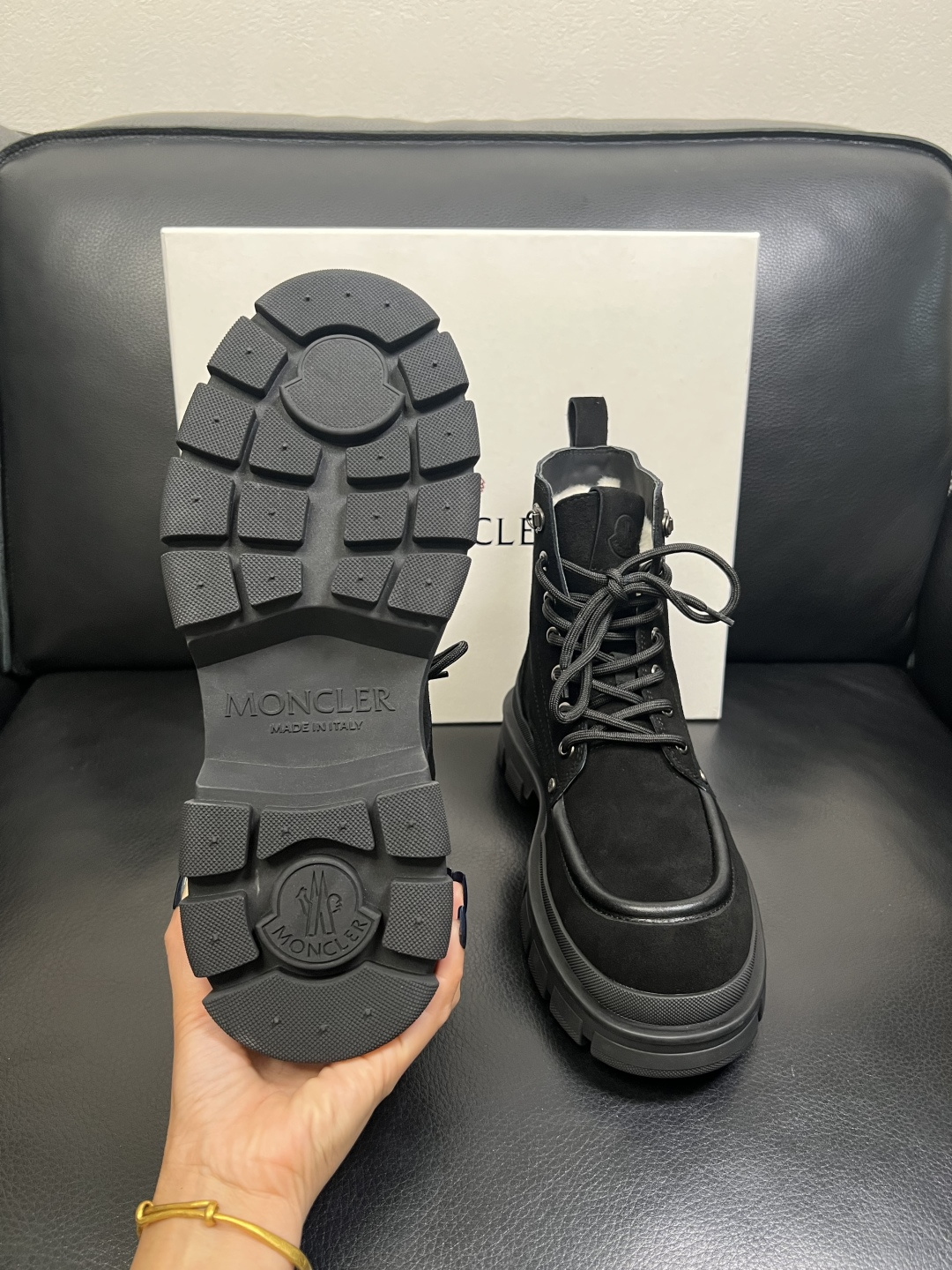 MONCLER 高品质 顶级工艺品 蒙口 靴子高帮专柜新款同步原厂配置，意大利进口牛皮面料，高品质复杂拼