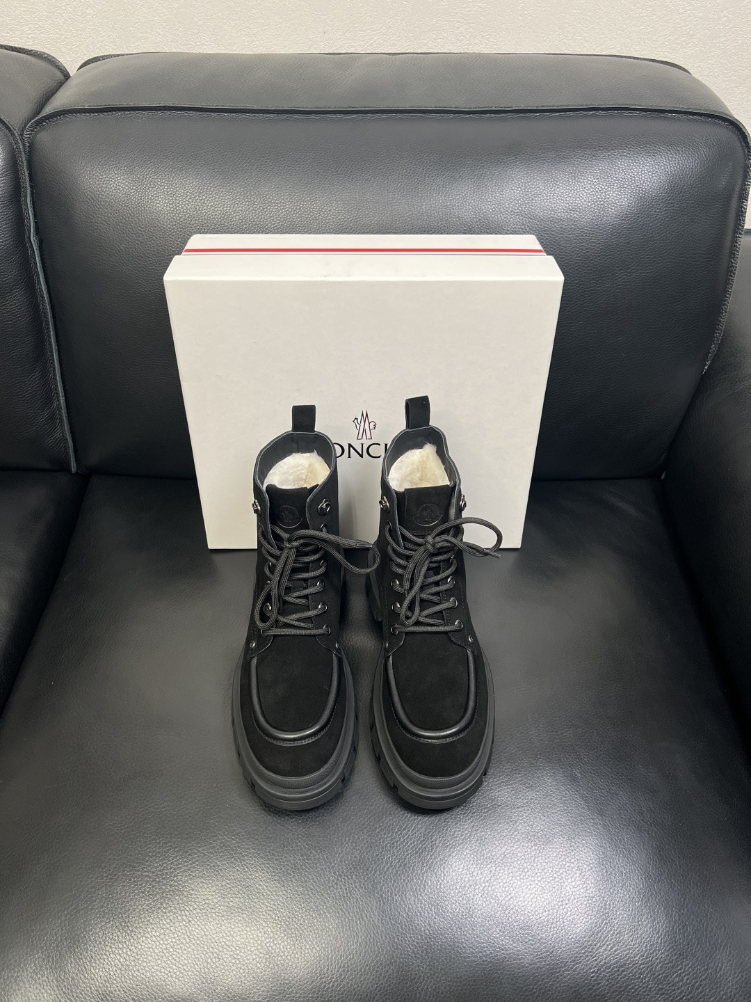 MONCLER 高品质 顶级工艺品 蒙口 靴子高帮专柜新款同步原厂配置，意大利进口牛皮面料，高品质复杂拼