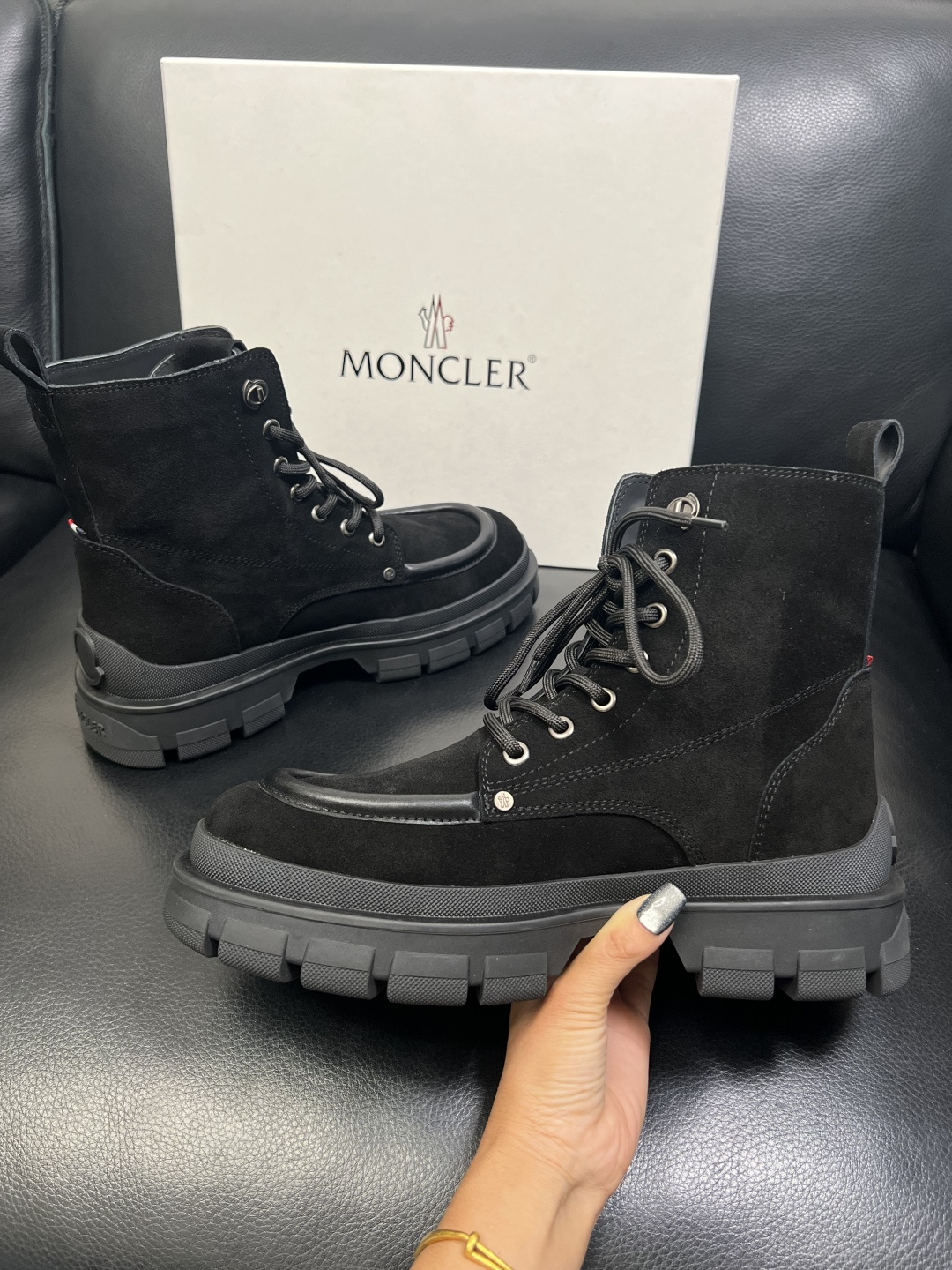 MONCLER 高品质 顶级工艺品 蒙口 靴子高帮专柜新款同步原厂配置，意大利进口牛皮面料，高品质复杂拼