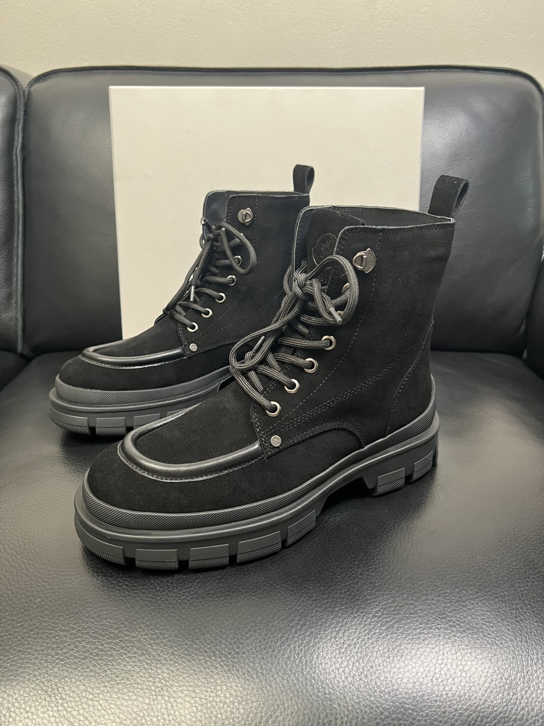 MONCLER 高品质 顶级工艺品 蒙口 靴子高帮专柜新款同步原厂配置，意大利进口牛皮面料，高品质复杂拼