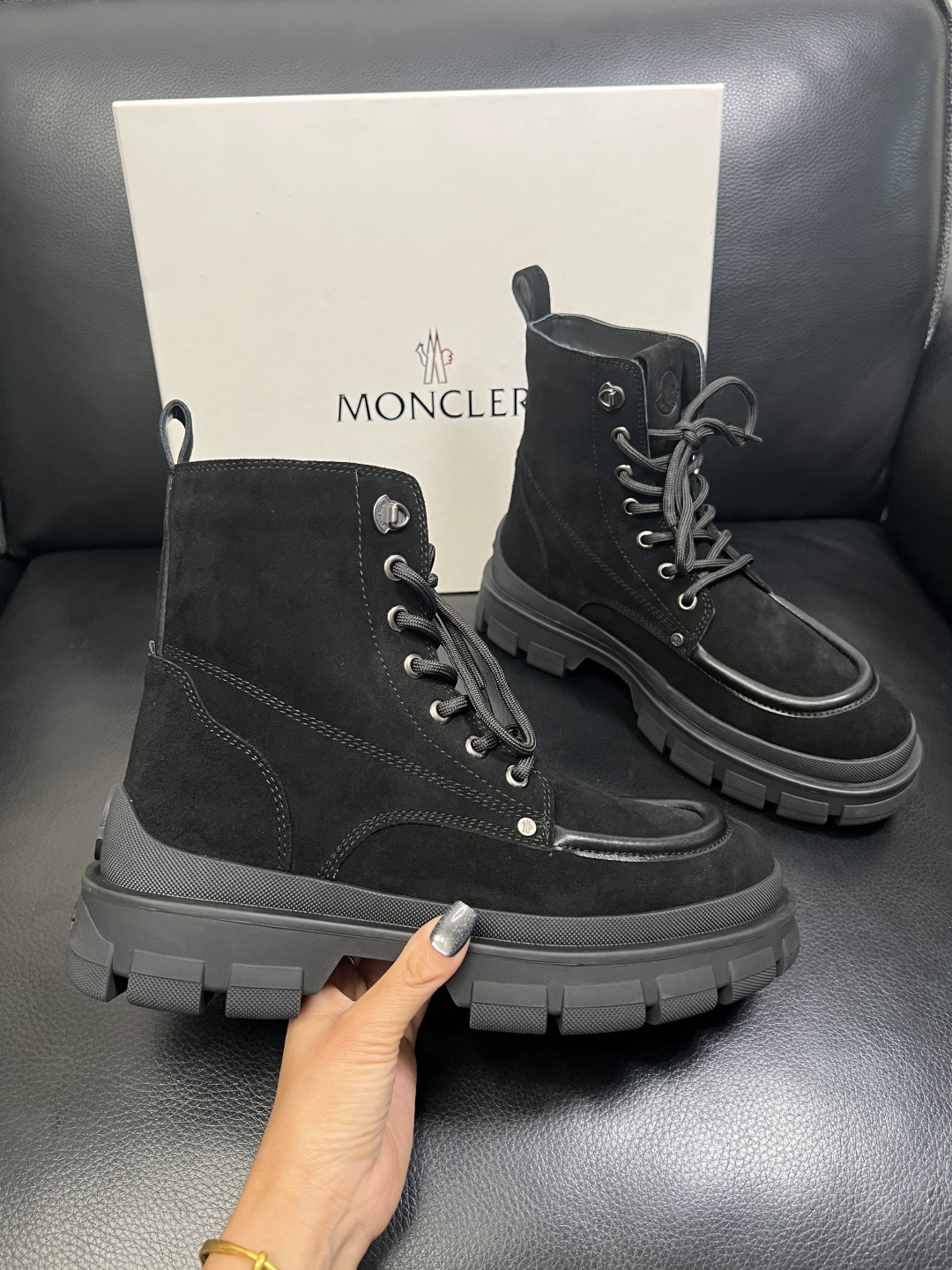 MONCLER 高品质 顶级工艺品 蒙口 靴子高帮专柜新款同步原厂配置，意大利进口牛皮面料，高品质复杂拼
