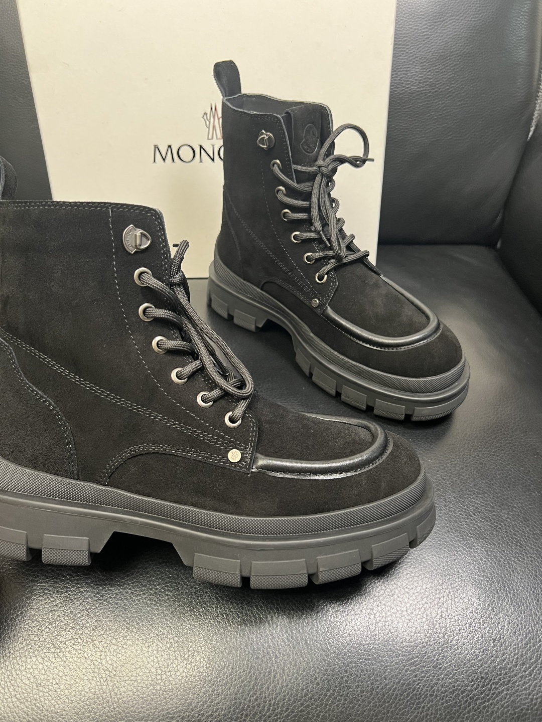 MONCLER 高品质 顶级工艺品 蒙口 靴子高帮专柜新款同步原厂配置，意大利进口牛皮面料，高品质复杂拼