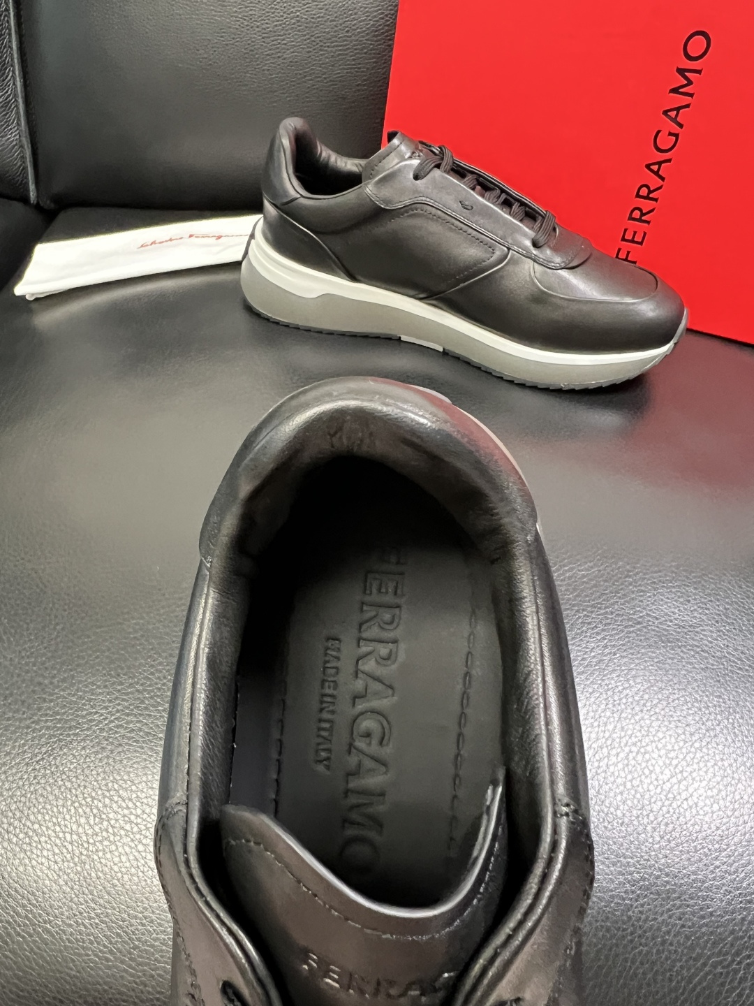 Ferragamo 高品质 顶级工艺品 菲拉格慕 专柜同步发售原厂配置，意大利进口原版牛皮，进口水染牛里