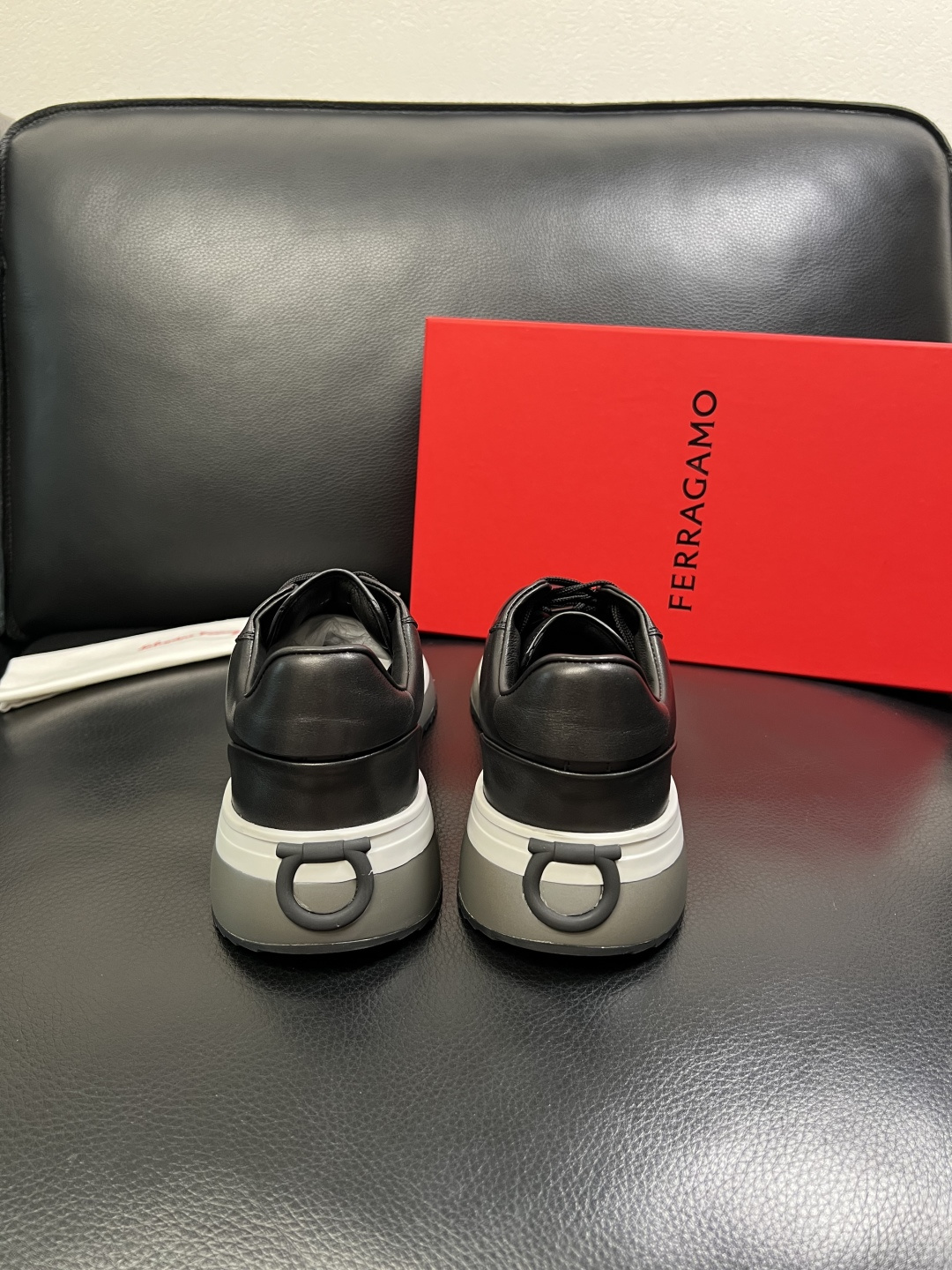 Ferragamo 高品质 顶级工艺品 菲拉格慕 专柜同步发售原厂配置，意大利进口原版牛皮，进口水染牛里