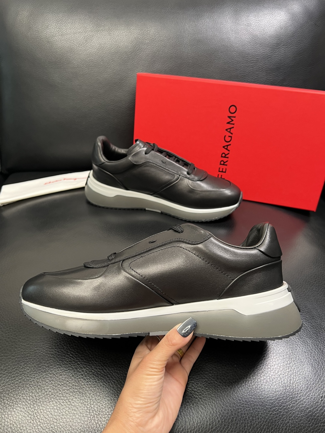 Ferragamo 高品质 顶级工艺品 菲拉格慕 专柜同步发售原厂配置，意大利进口原版牛皮，进口水染牛里