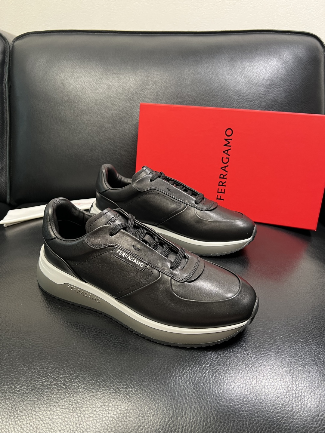 Ferragamo 高品质 顶级工艺品 菲拉格慕 专柜同步发售原厂配置，意大利进口原版牛皮，进口水染牛里