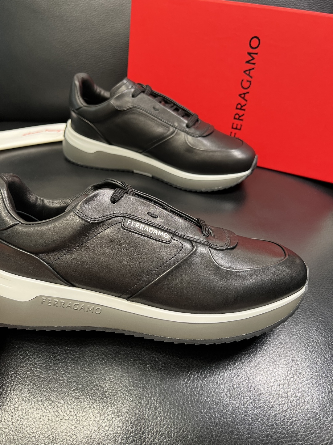 Ferragamo 高品质 顶级工艺品 菲拉格慕 专柜同步发售原厂配置，意大利进口原版牛皮，进口水染牛里