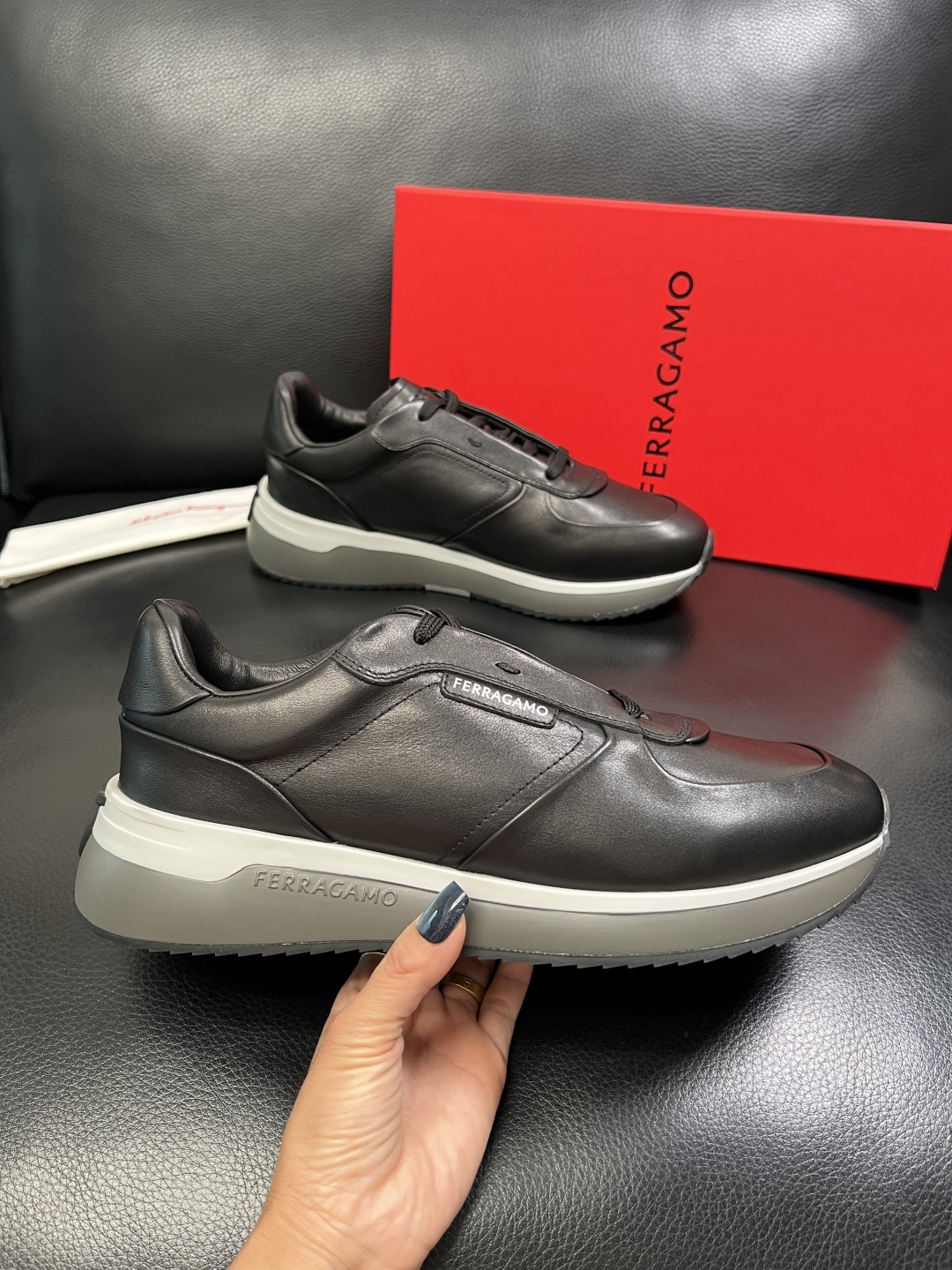 Ferragamo 高品质 顶级工艺品 菲拉格慕 专柜同步发售原厂配置，意大利进口原版牛皮，进口水染牛里