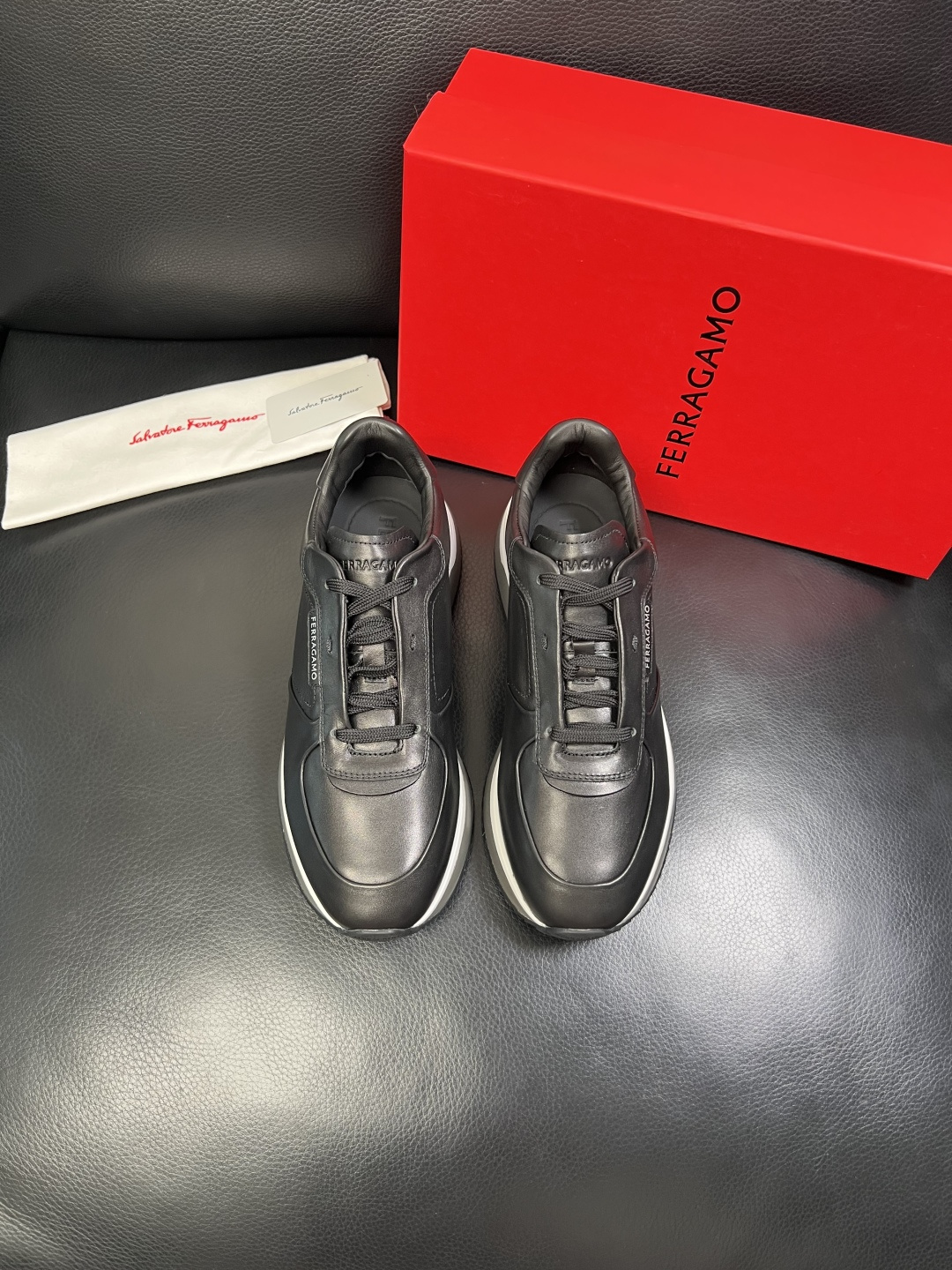 Ferragamo 高品质 顶级工艺品 菲拉格慕 专柜同步发售原厂配置，意大利进口原版牛皮，进口水染牛里