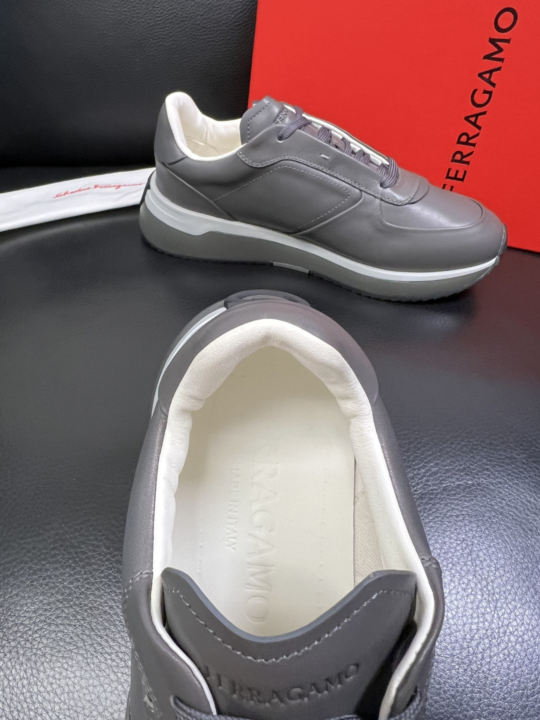 Ferragamo 高品质 顶级工艺品 菲拉格慕 专柜同步发售原厂配置，意大利进口原版牛皮，进口水染牛里