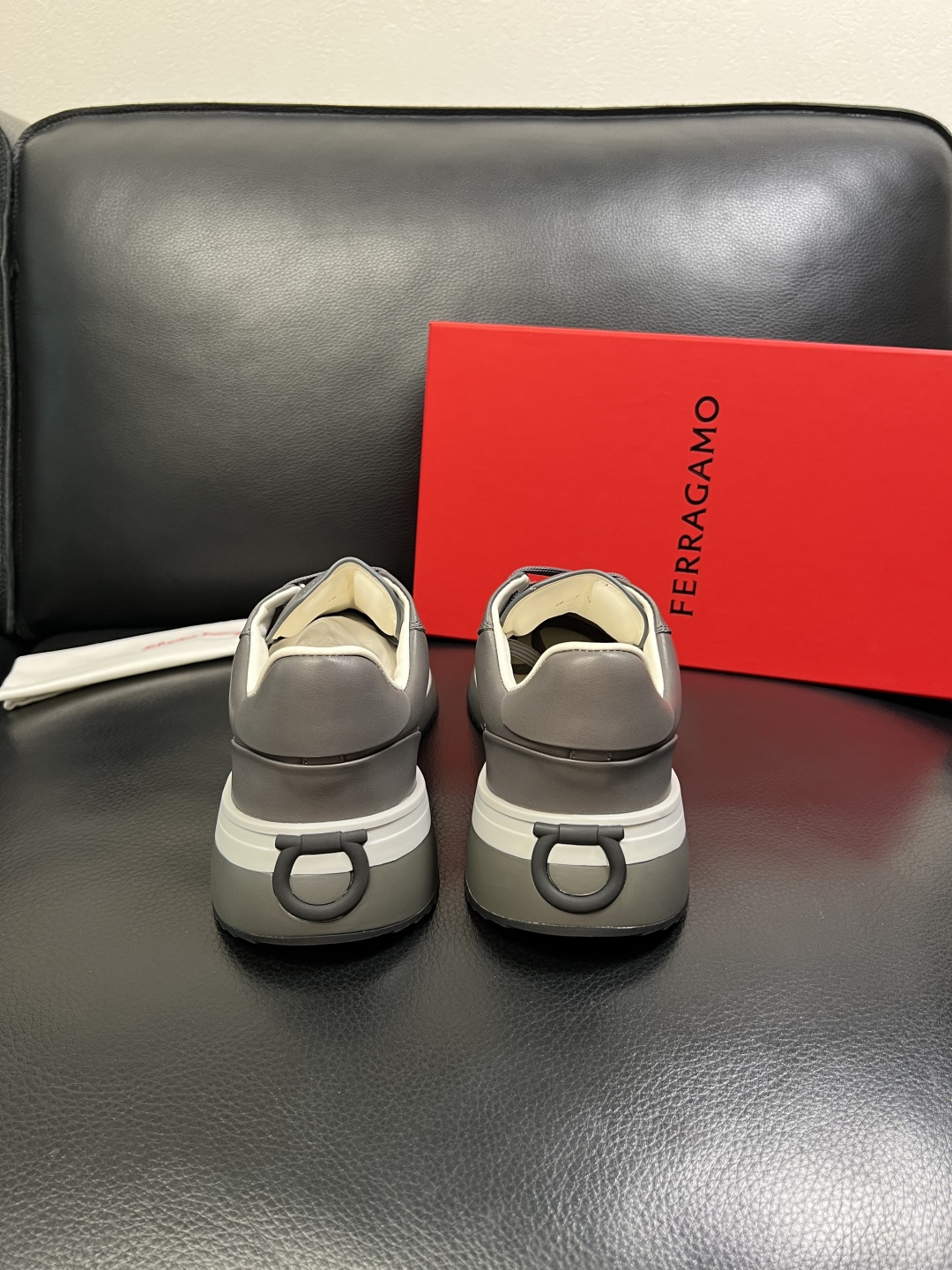 Ferragamo 高品质 顶级工艺品 菲拉格慕 专柜同步发售原厂配置，意大利进口原版牛皮，进口水染牛里