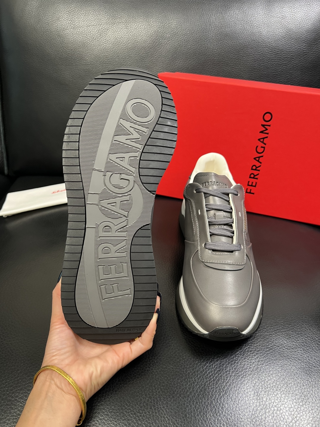 Ferragamo 高品质 顶级工艺品 菲拉格慕 专柜同步发售原厂配置，意大利进口原版牛皮，进口水染牛里