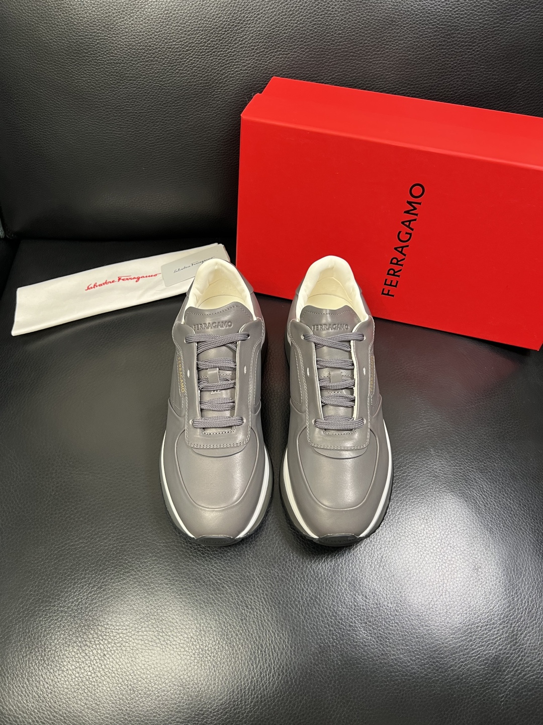 Ferragamo 高品质 顶级工艺品 菲拉格慕 专柜同步发售原厂配置，意大利进口原版牛皮，进口水染牛里