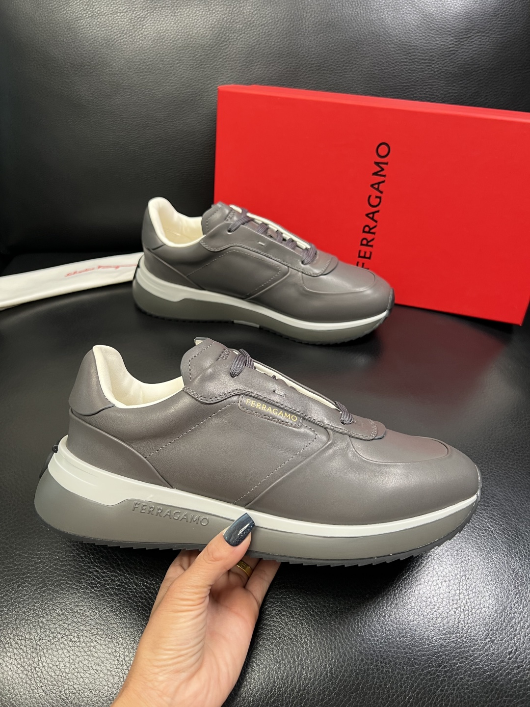 Ferragamo 高品质 顶级工艺品 菲拉格慕 专柜同步发售原厂配置，意大利进口原版牛皮，进口水染牛里