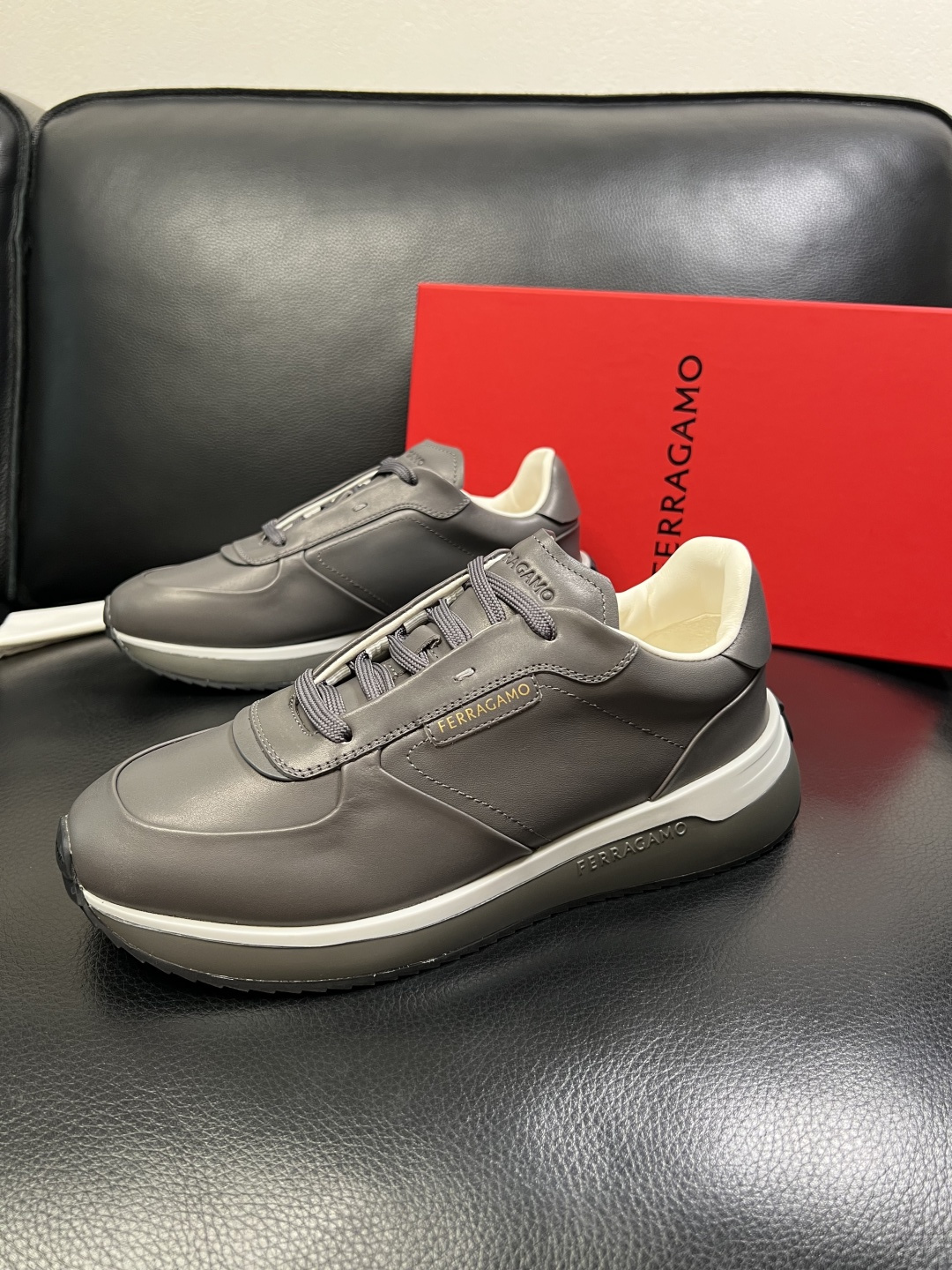 Ferragamo 高品质 顶级工艺品 菲拉格慕 专柜同步发售原厂配置，意大利进口原版牛皮，进口水染牛里