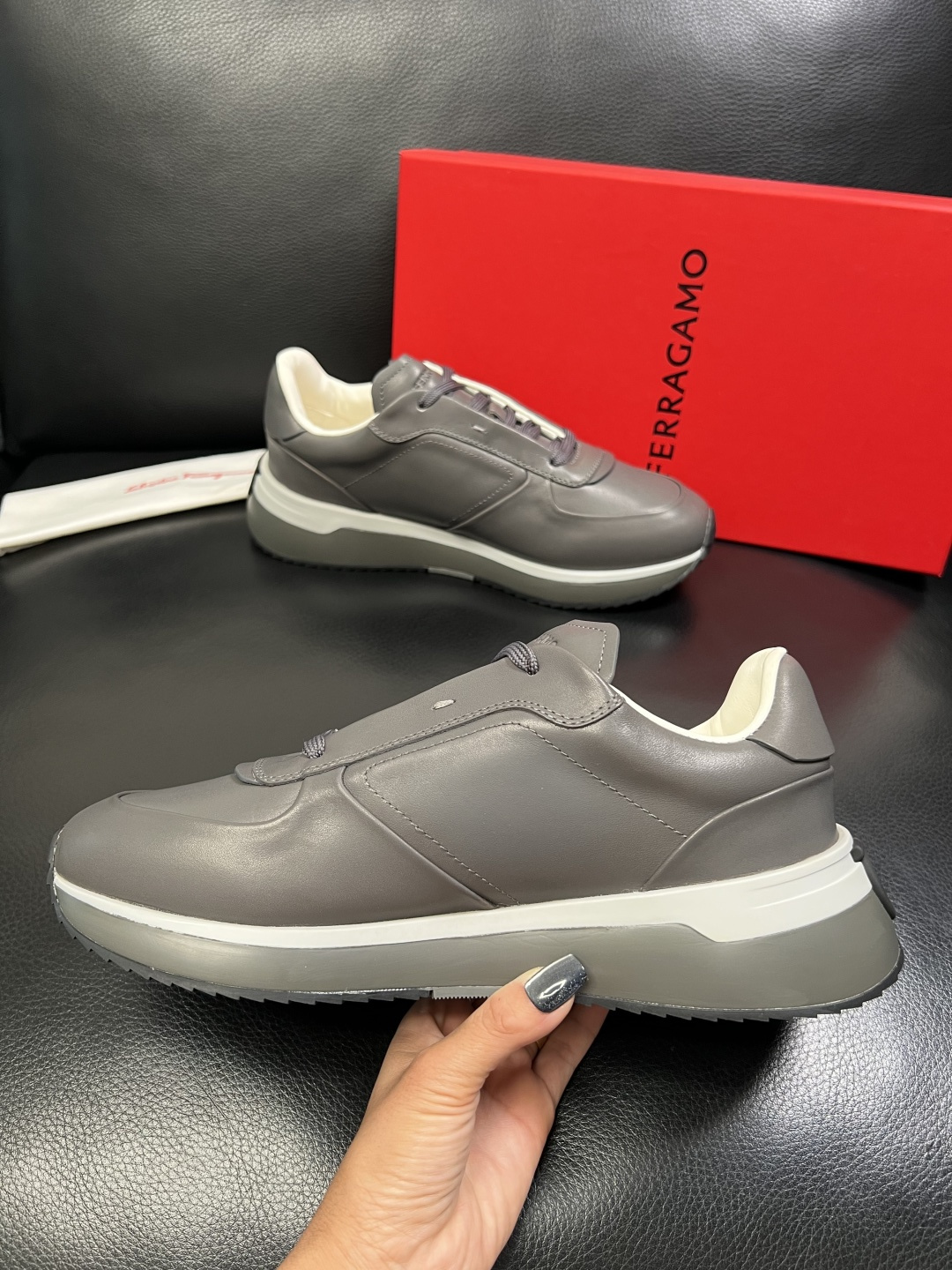 Ferragamo 高品质 顶级工艺品 菲拉格慕 专柜同步发售原厂配置，意大利进口原版牛皮，进口水染牛里