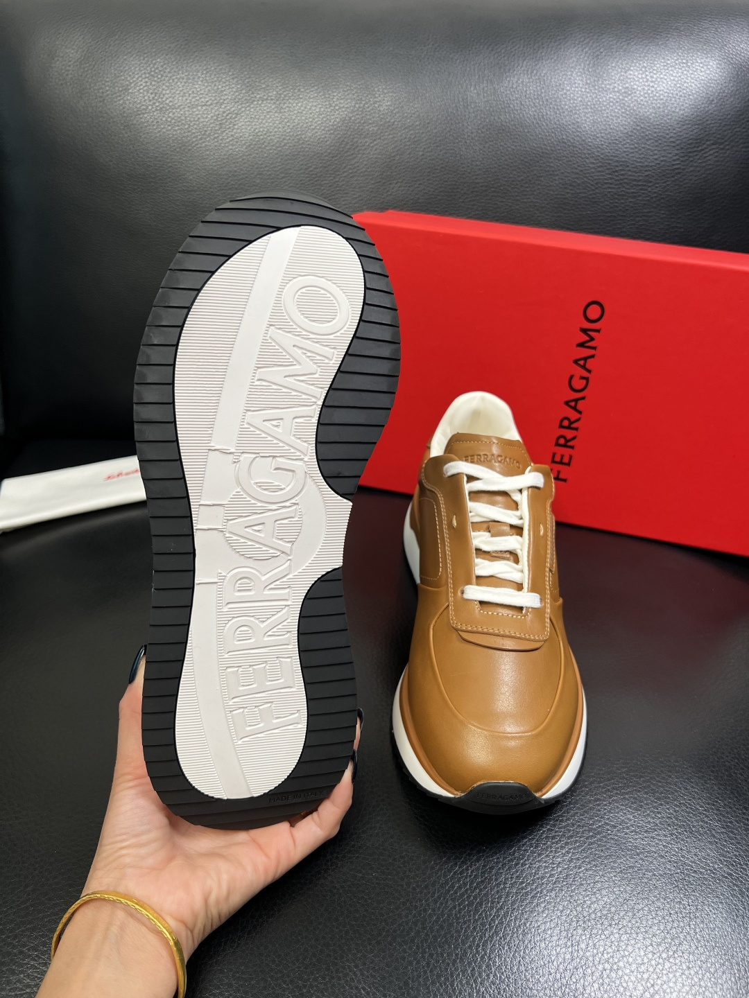 Ferragamo 高品质 顶级工艺品 菲拉格慕 专柜同步发售原厂配置，意大利进口原版牛皮，进口水染牛里