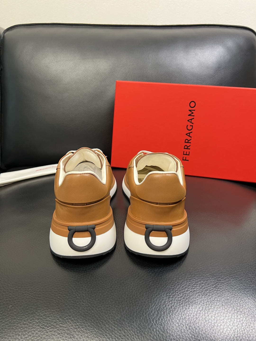 Ferragamo 高品质 顶级工艺品 菲拉格慕 专柜同步发售原厂配置，意大利进口原版牛皮，进口水染牛里