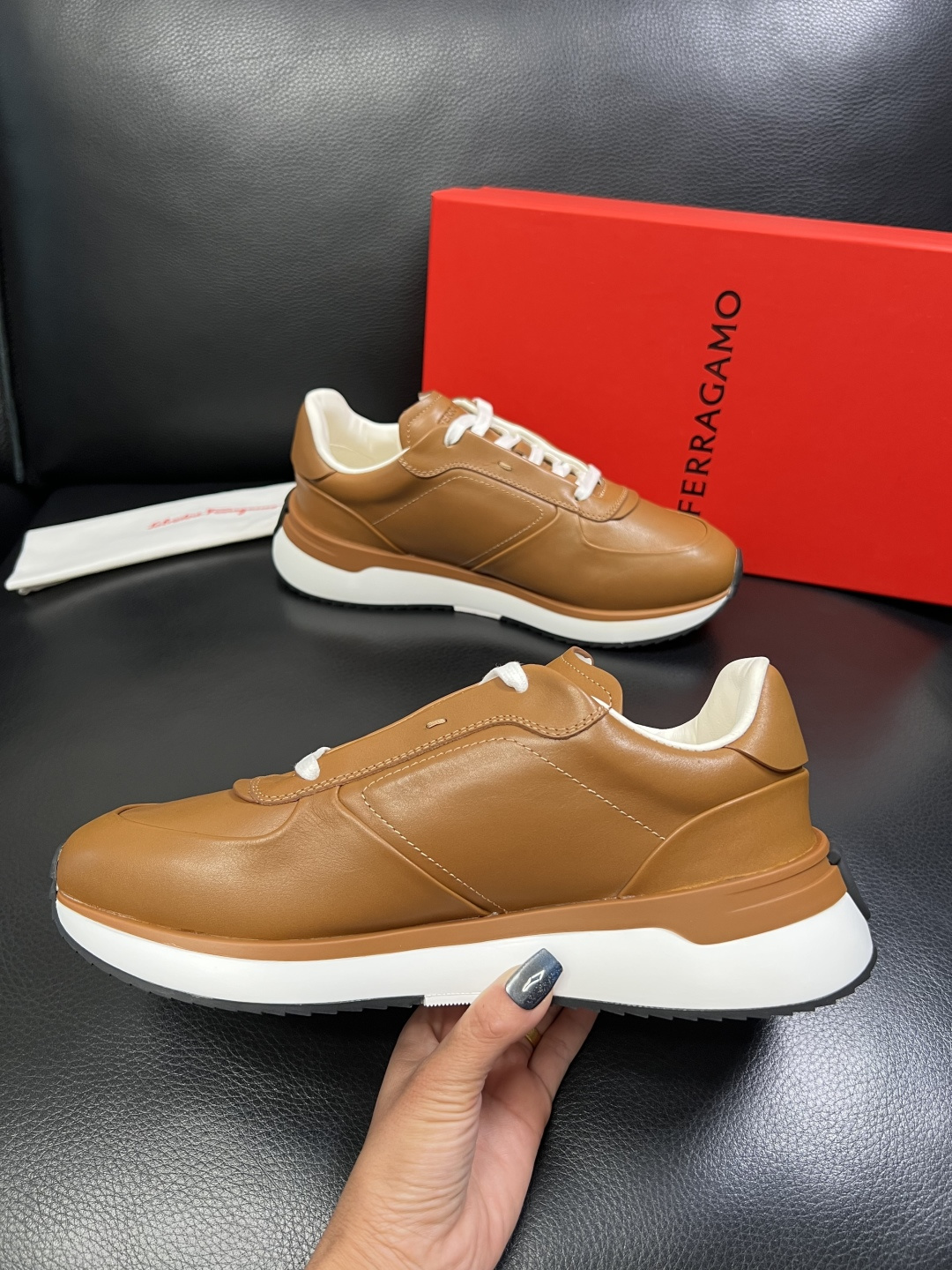 Ferragamo 高品质 顶级工艺品 菲拉格慕 专柜同步发售原厂配置，意大利进口原版牛皮，进口水染牛里